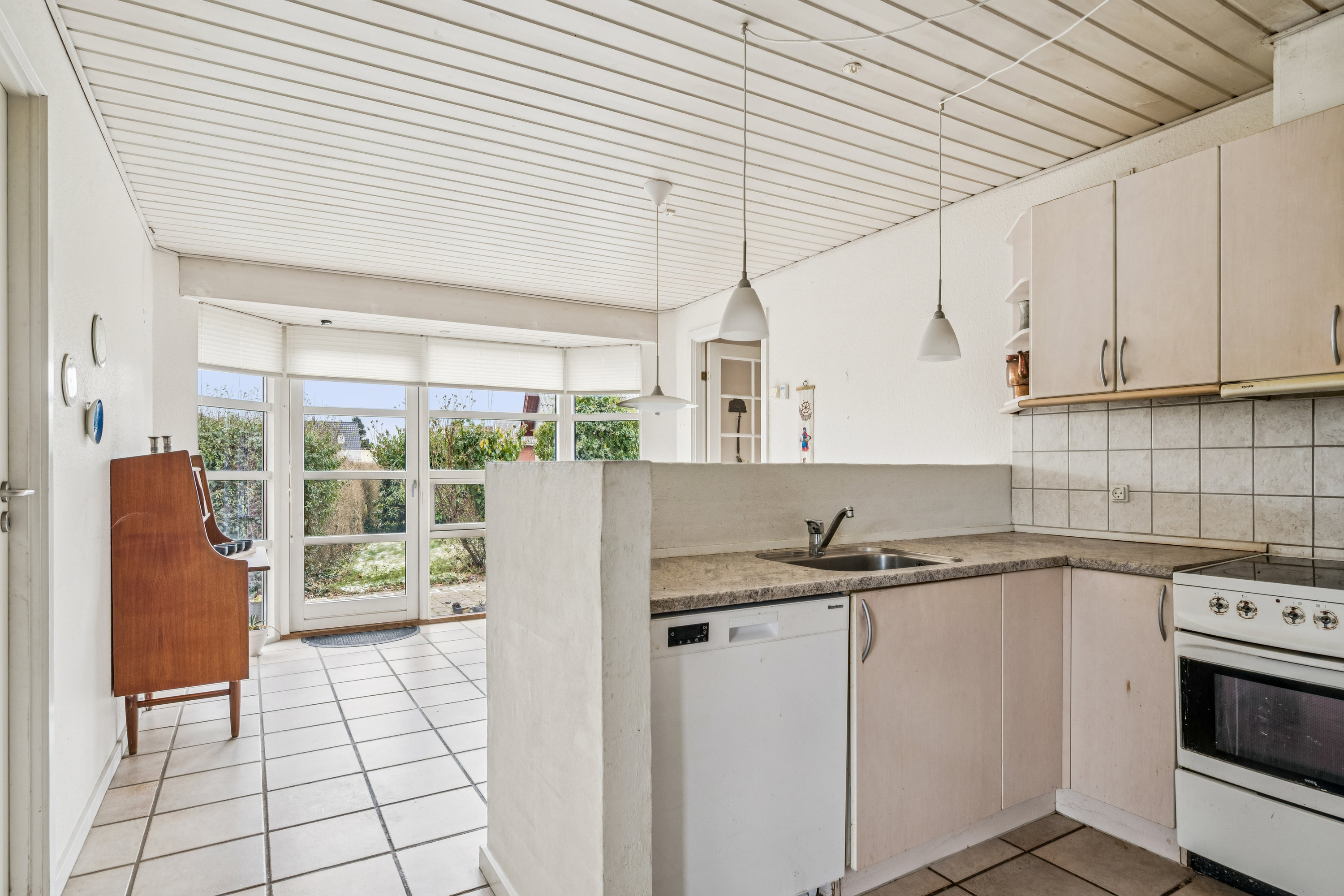 Miniaturebillede 2: køkken. Billede af Bondagervej 6A, Foldby, 8382 Hinnerup