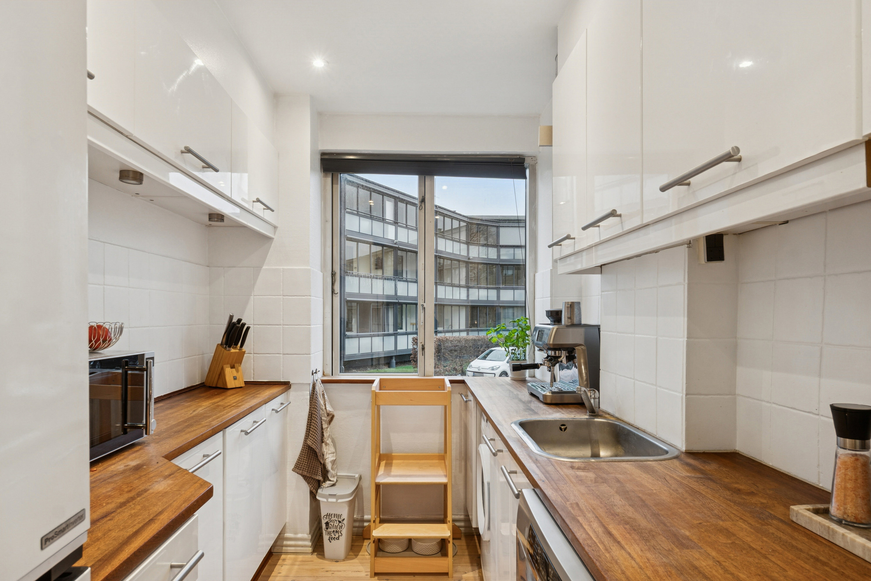 Fremhævet køkken billede i fuldskærmstilstand. Billede af Damparken 36, st.. tv., 2610 Rødovre