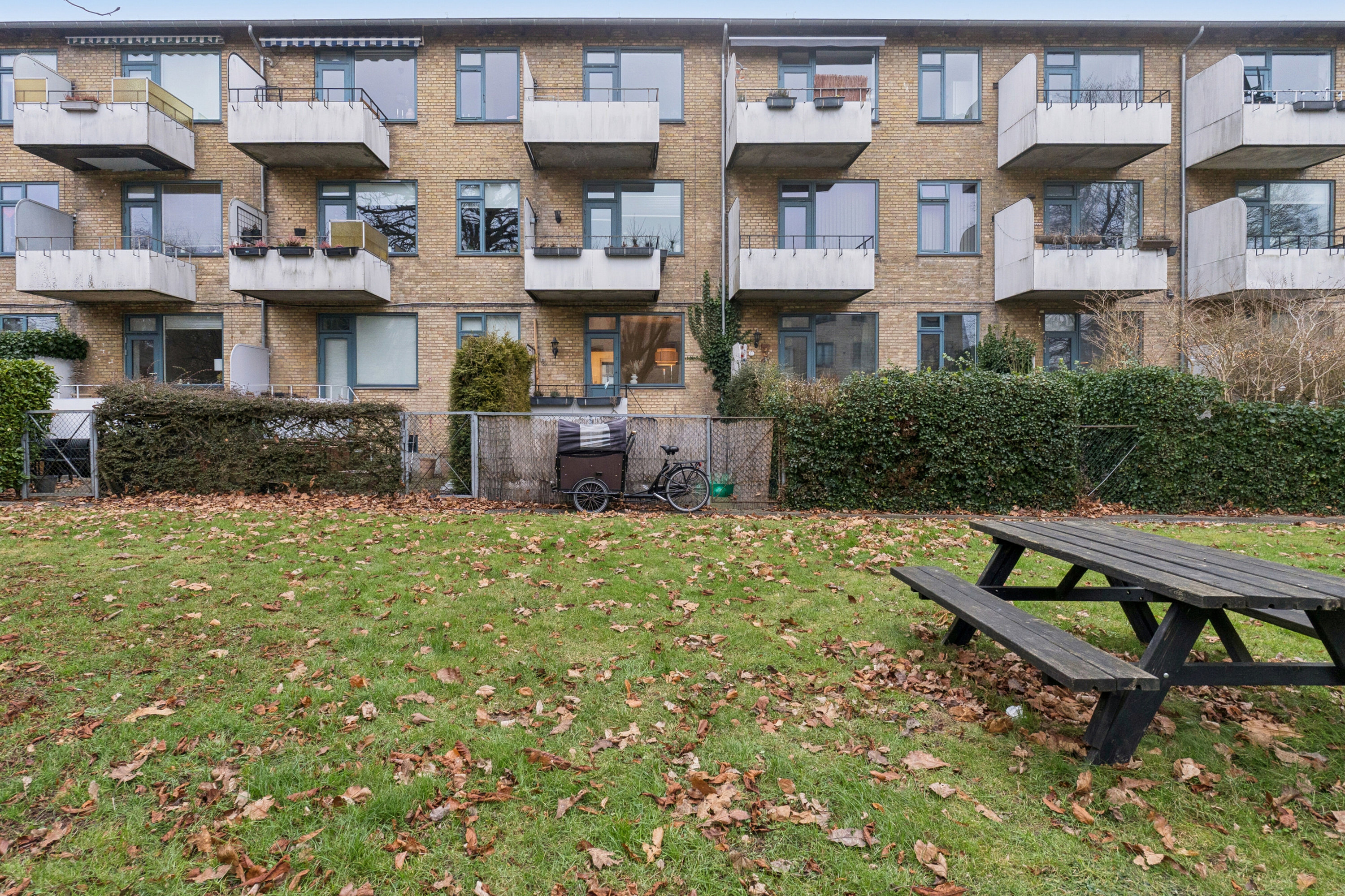 Fremhævet gårdmiljø billede i fuldskærmstilstand. Billede af Damparken 36, st.. tv., 2610 Rødovre