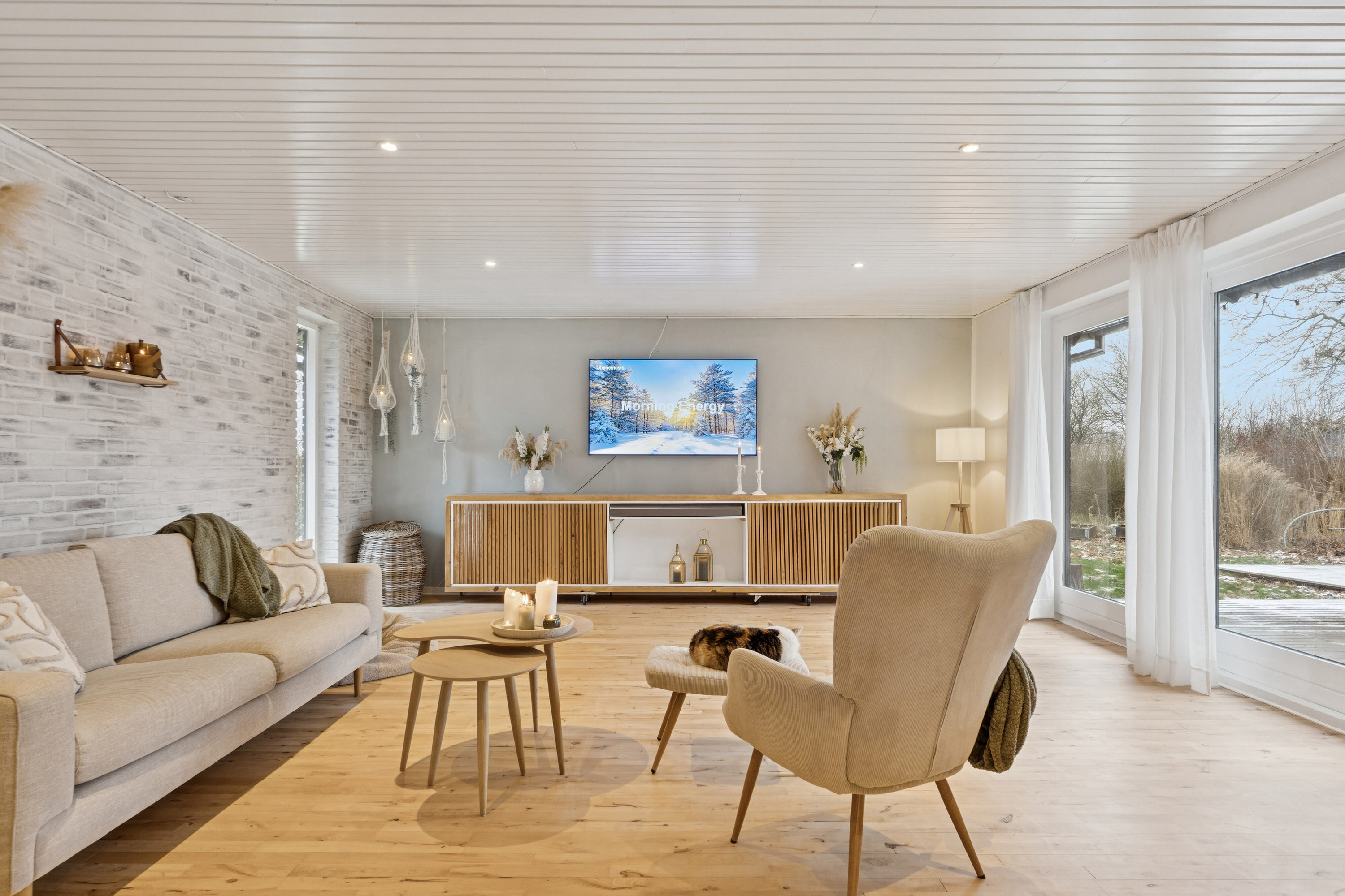 Fremhævet stue billede i fuldskærmstilstand. Billede af Taskebjergvej 21, Nørskovlund, 8620 Kjellerup