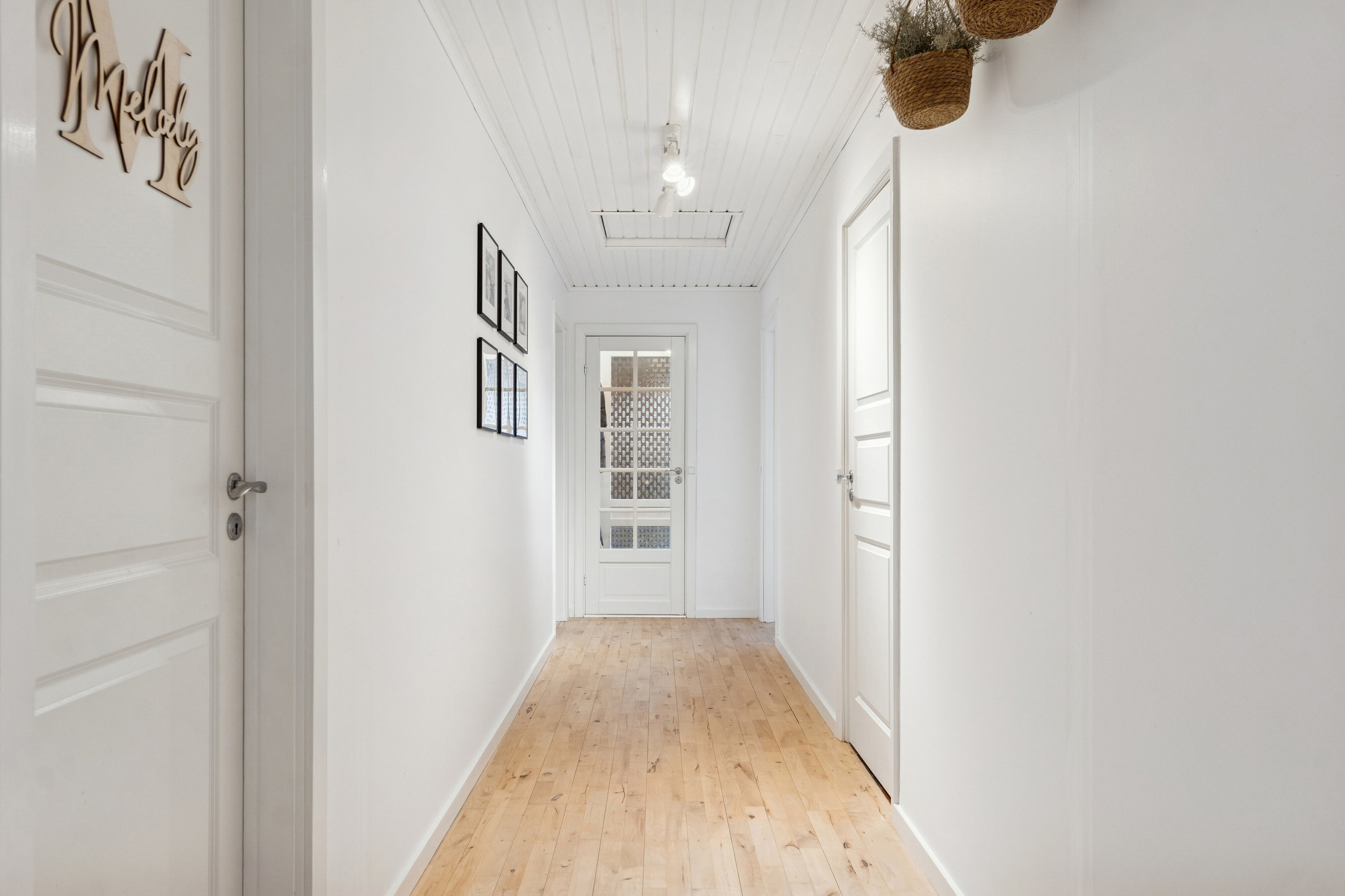 Fremhævet hall billede i fuldskærmstilstand. Billede af Taskebjergvej 21, Nørskovlund, 8620 Kjellerup