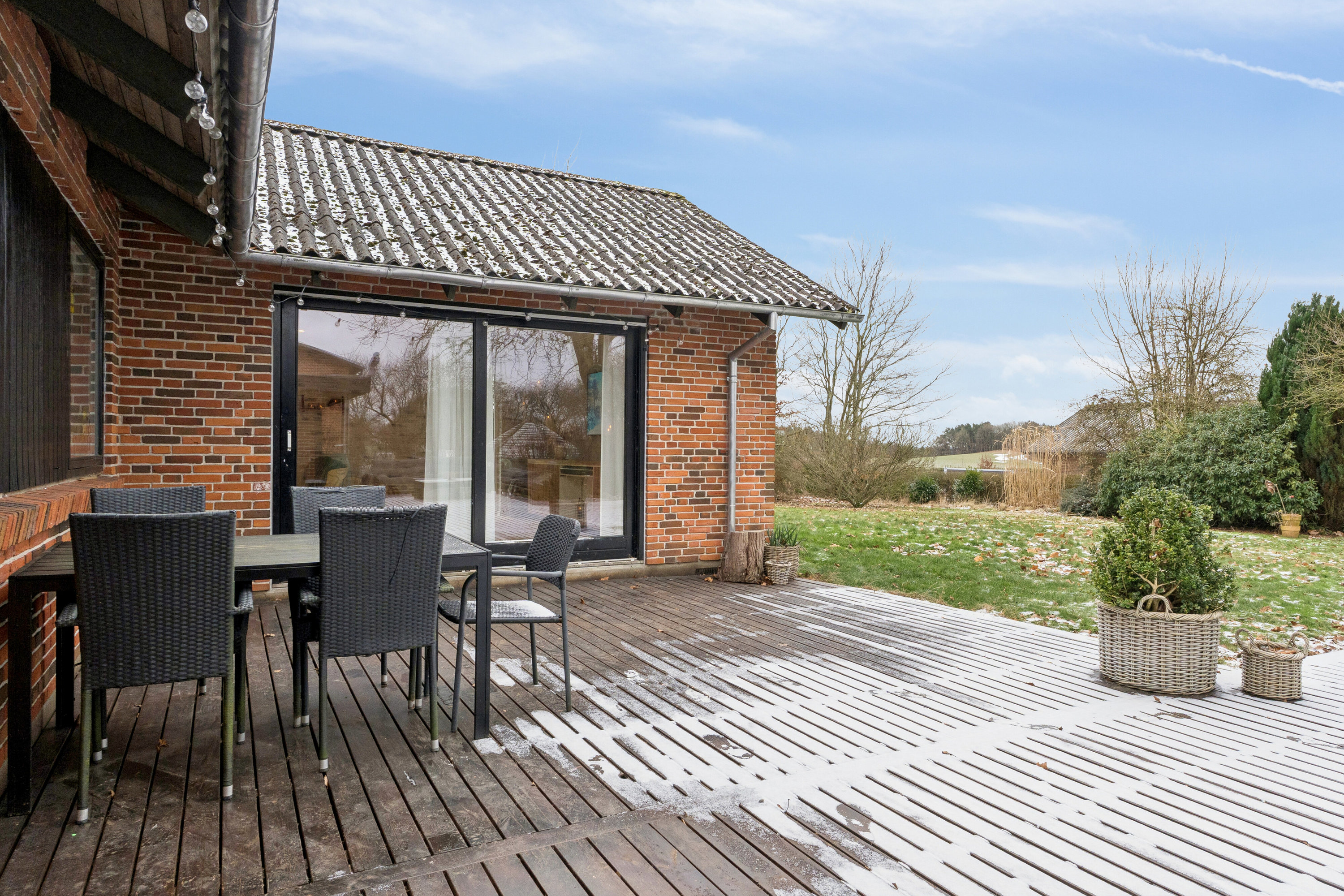 Fremhævet terrasse billede i fuldskærmstilstand. Billede af Taskebjergvej 21, Nørskovlund, 8620 Kjellerup