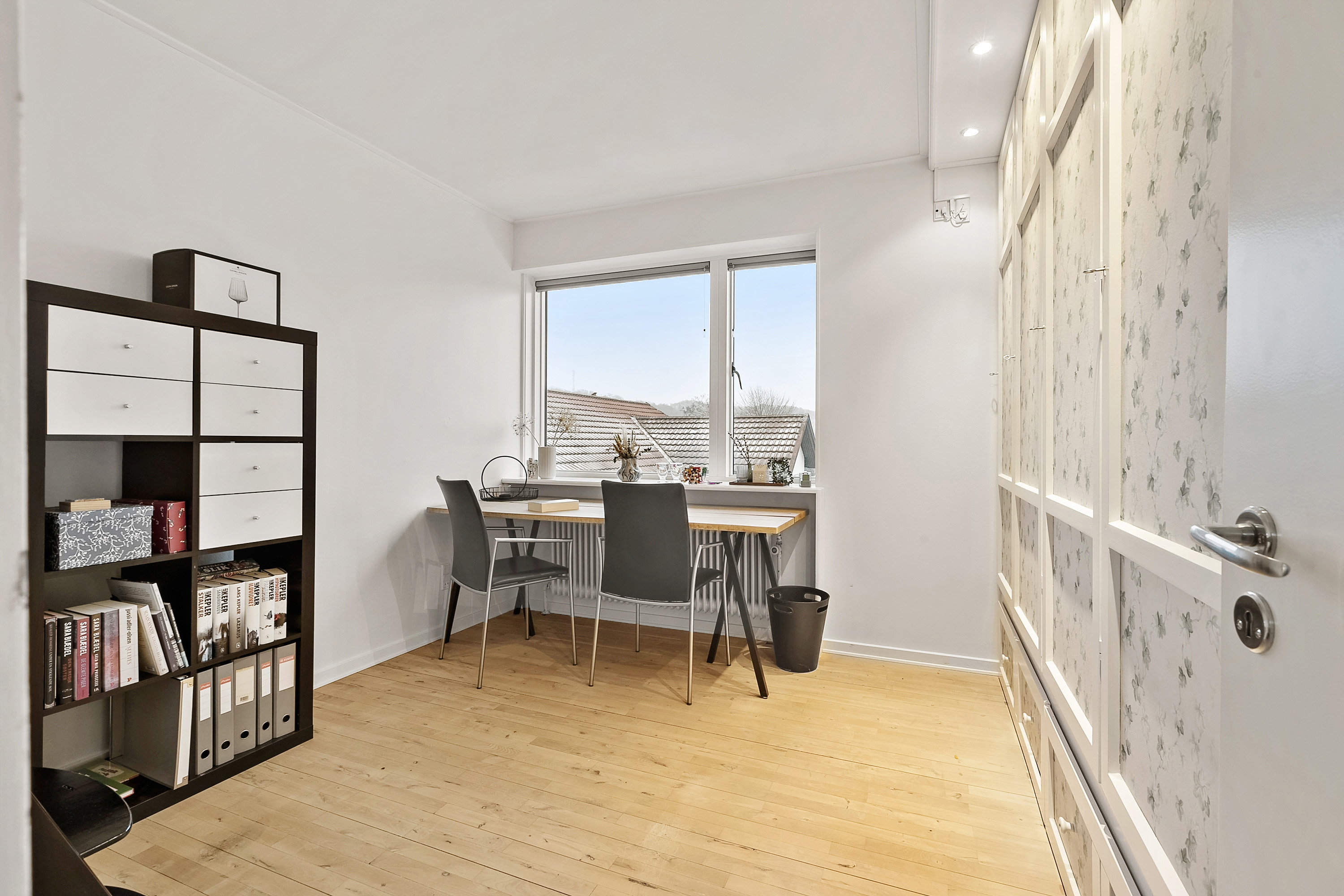 Fremhævet kontor billede i fuldskærmstilstand. Billede af Løgumklostervej 168, 6200 Aabenraa