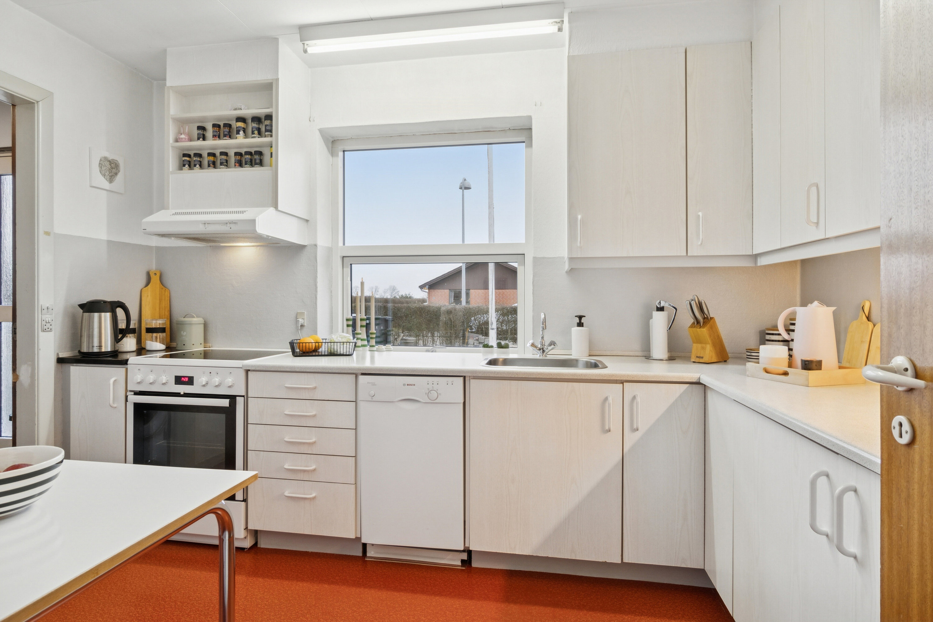 Fremhævet køkken billede i fuldskærmstilstand. Billede af Lindevej 10, 4262 Sandved