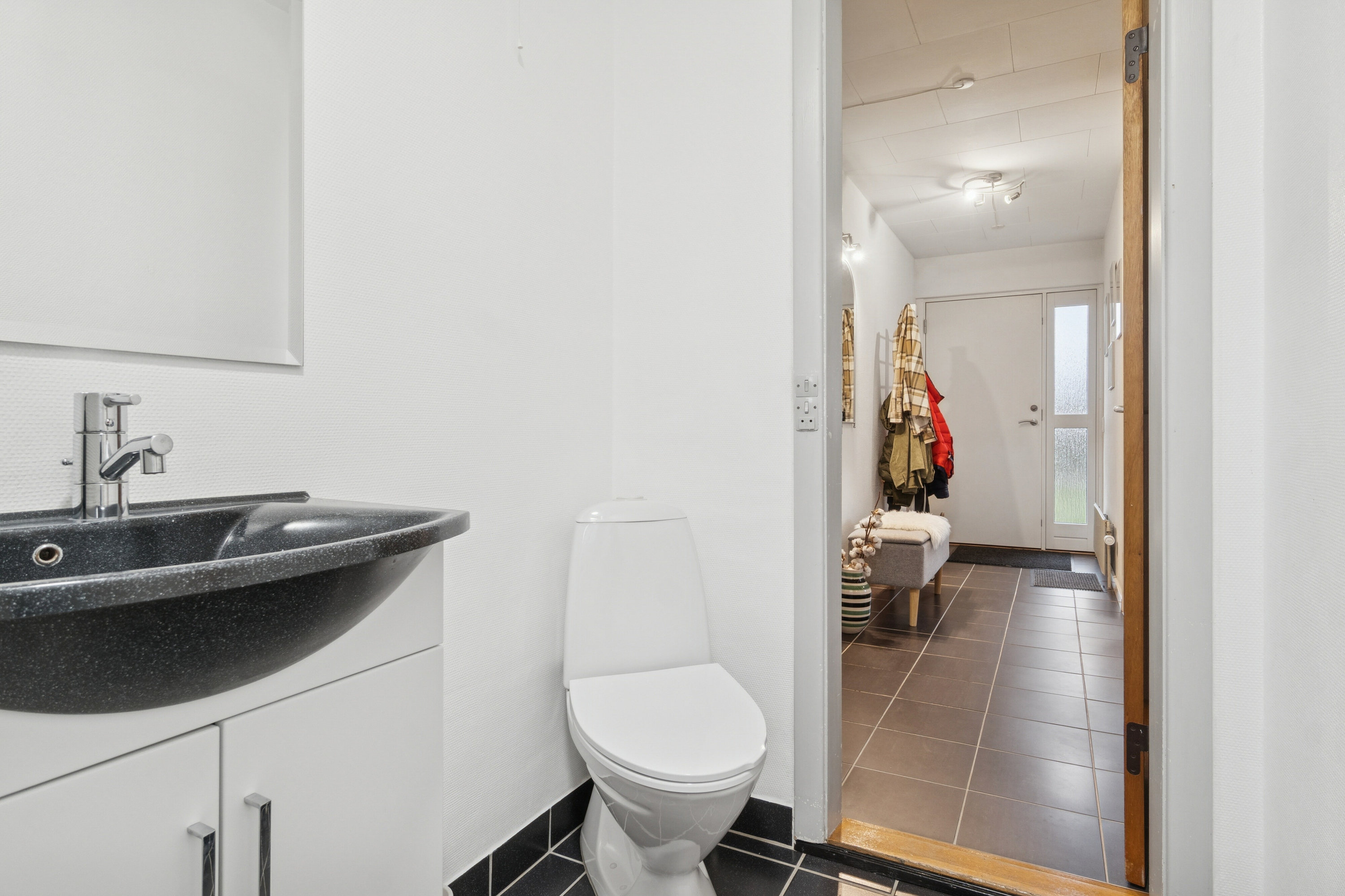 Fremhævet badeværelse billede i fuldskærmstilstand. Billede af Lindevej 10, 4262 Sandved