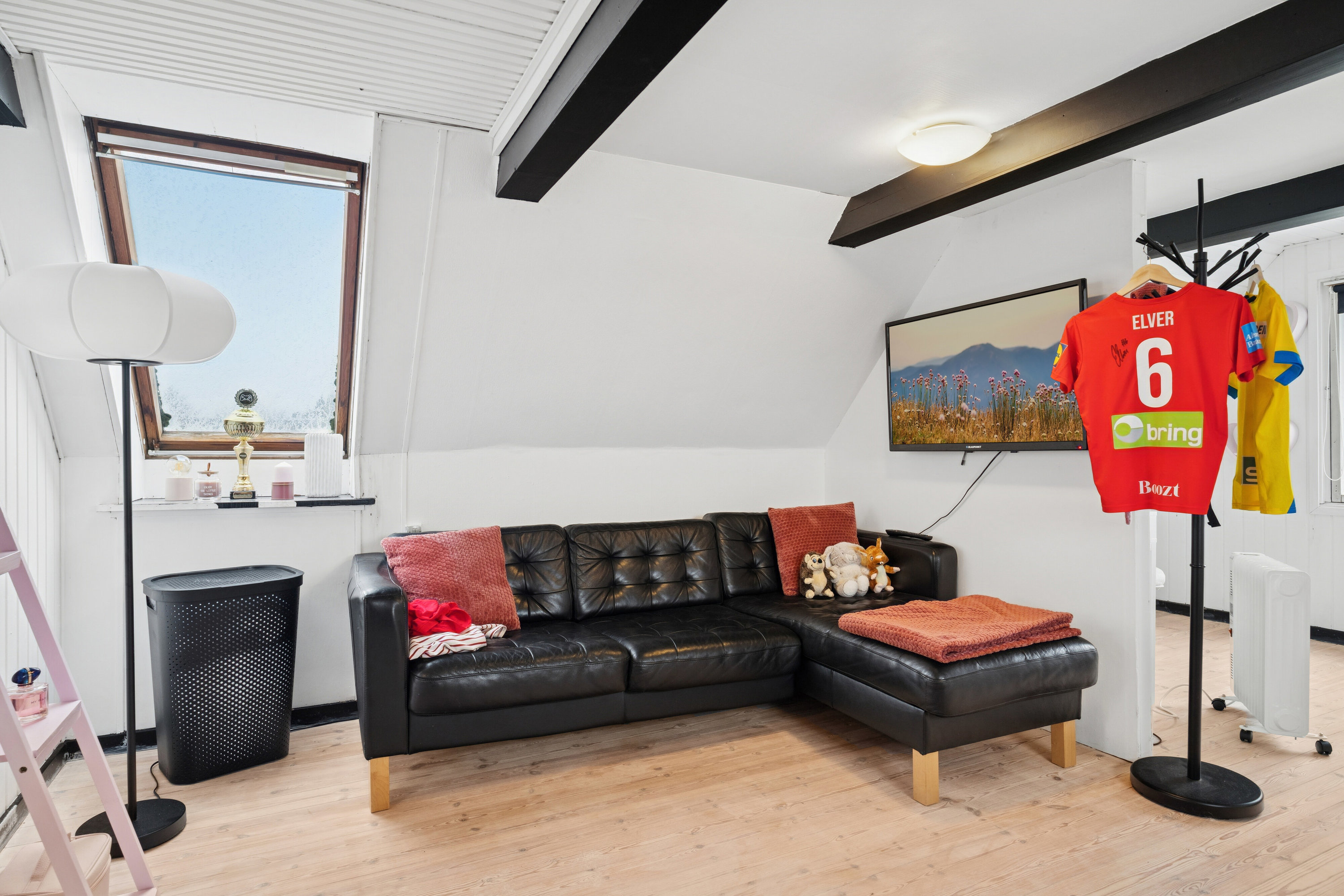 Fremhævet stue billede i fuldskærmstilstand. Billede af Vordingborgvej 34, 4773 Stensved