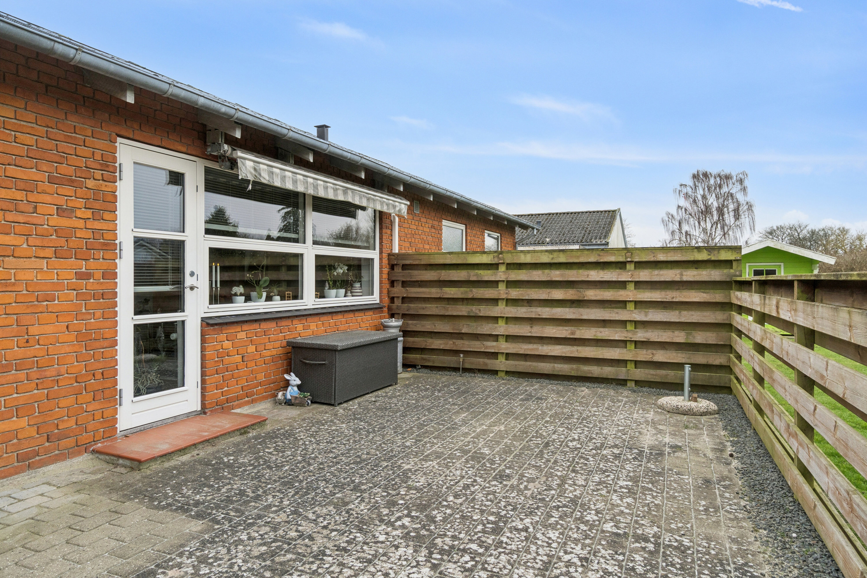 Fremhævet set fra haven billede i fuldskærmstilstand. Billede af Lindevej 10, 4262 Sandved