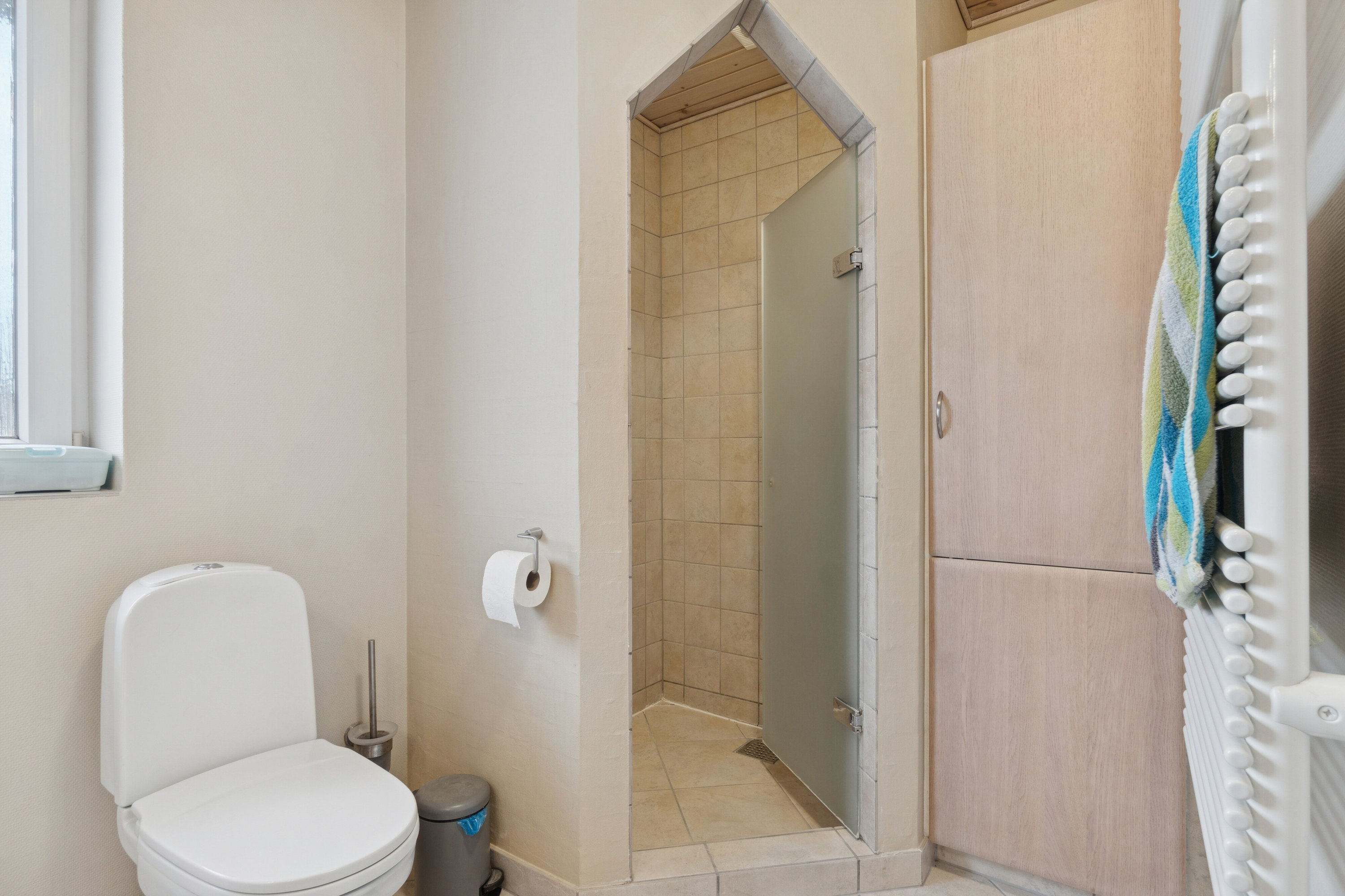 Fremhævet badeværelse billede i fuldskærmstilstand. Billede af Gøgevej 8, Ø Snede, 8723 Løsning