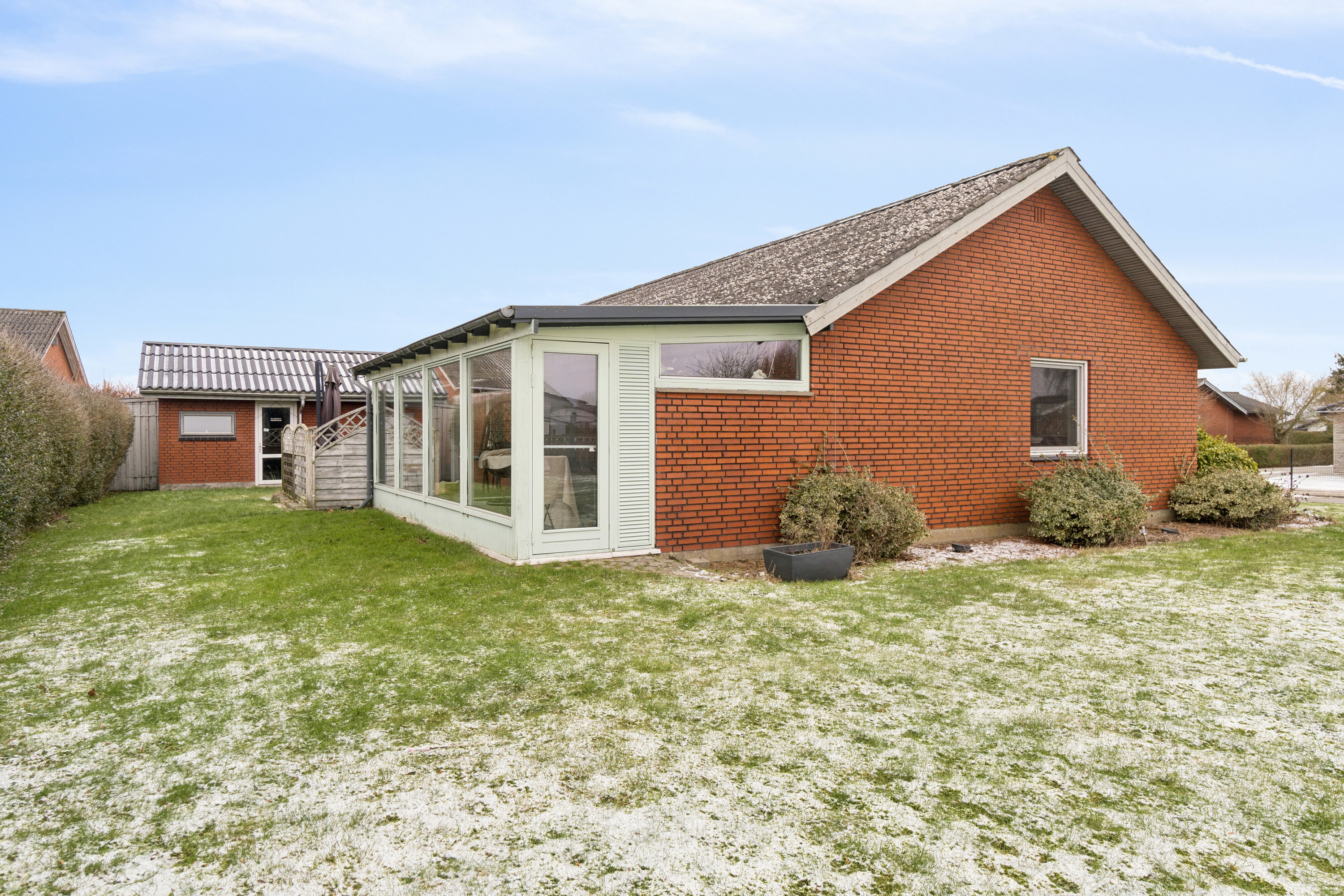 Fremhævet set fra haven billede i fuldskærmstilstand. Billede af Gøgevej 8, Ø Snede, 8723 Løsning