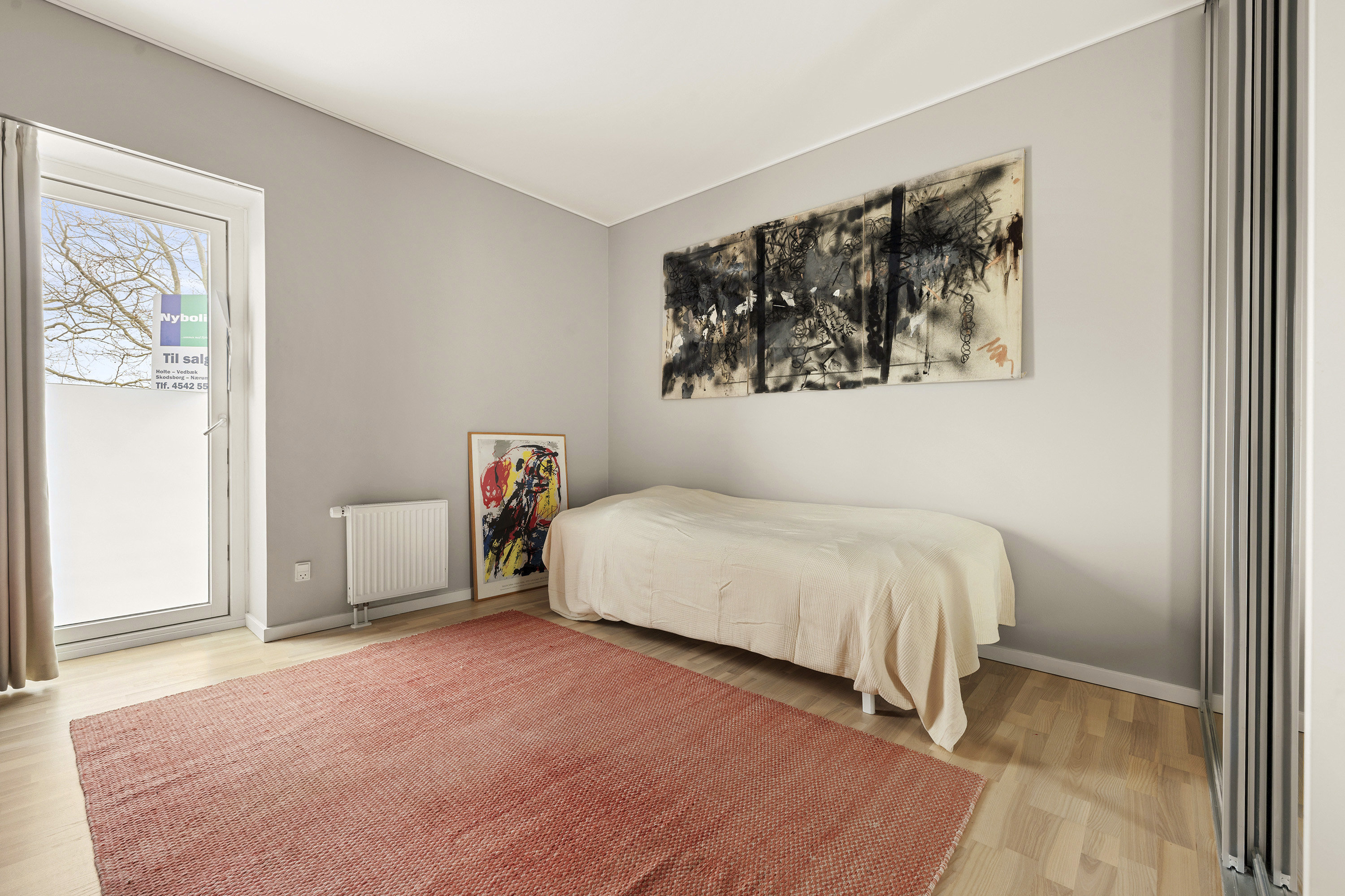 Fremhævet soveværelse billede i fuldskærmstilstand. Billede af Linde Alle 1, 1. 1., 2850 Nærum