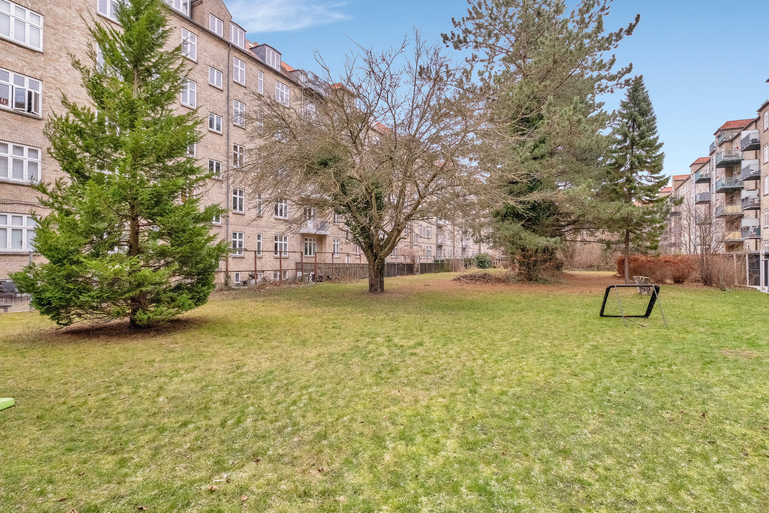 Fremhævet gårdmiljø billede i fuldskærmstilstand. Billede af Stadion Allé 33, 1. tv., 8000 Aarhus C