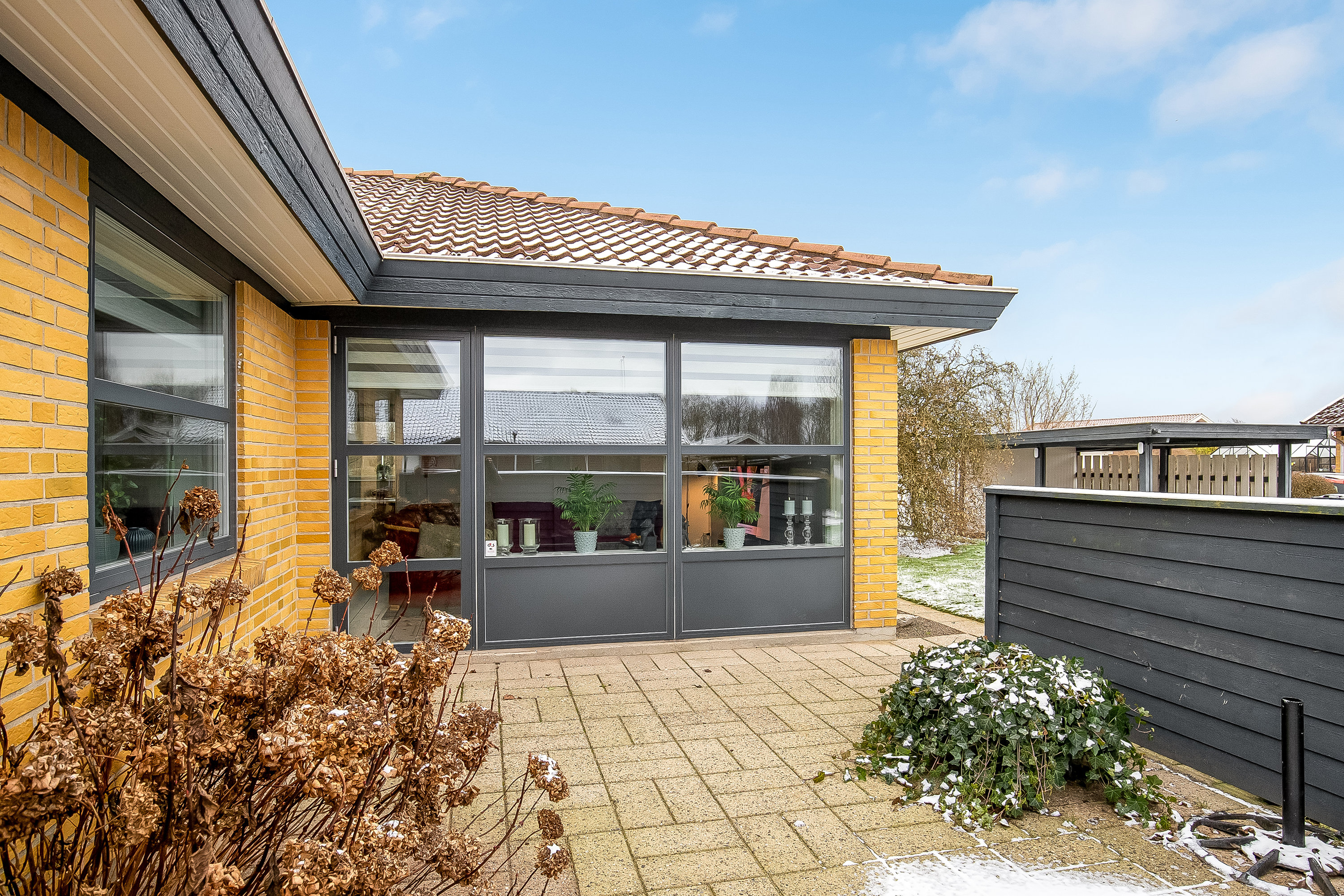 Fremhævet terrasse billede i fuldskærmstilstand. Billede af Brombærvænget 1, Vonsild, 6000 Kolding