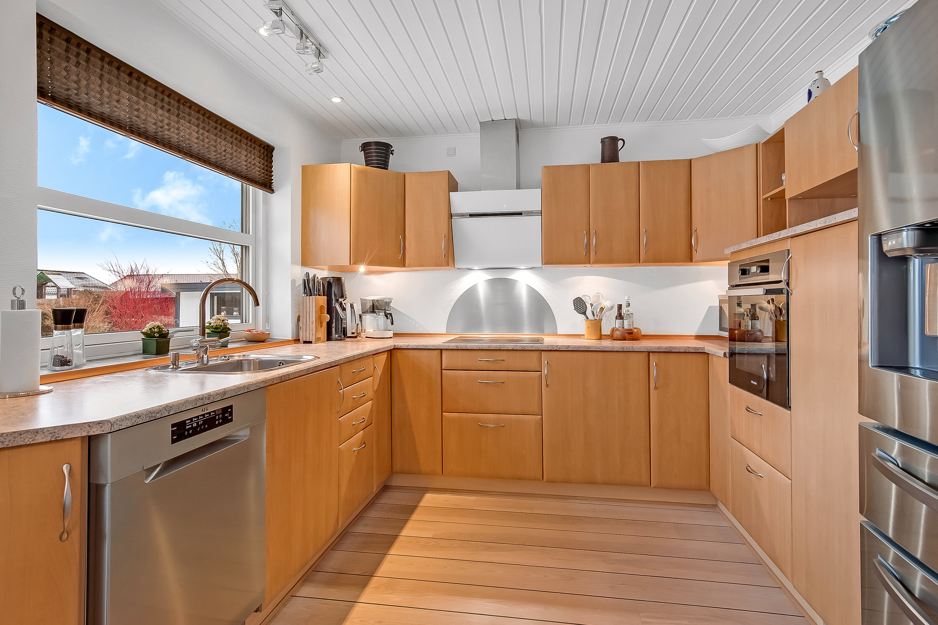 Fremhævet køkken billede i fuldskærmstilstand. Billede af Brombærvænget 1, Vonsild, 6000 Kolding