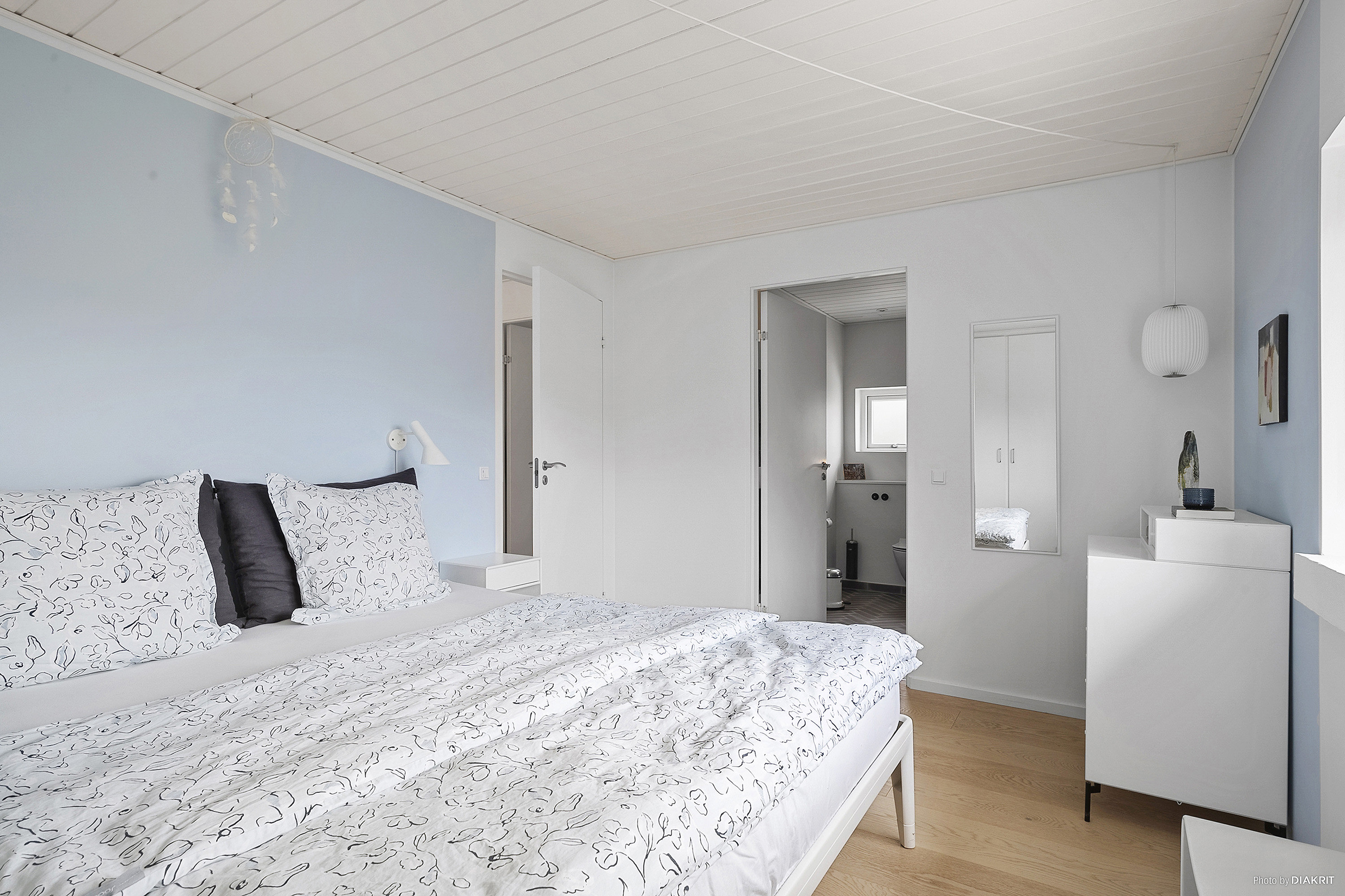 Fremhævet soveværelse billede i fuldskærmstilstand. Billede af Askelunden 13, Hou, 8300 Odder