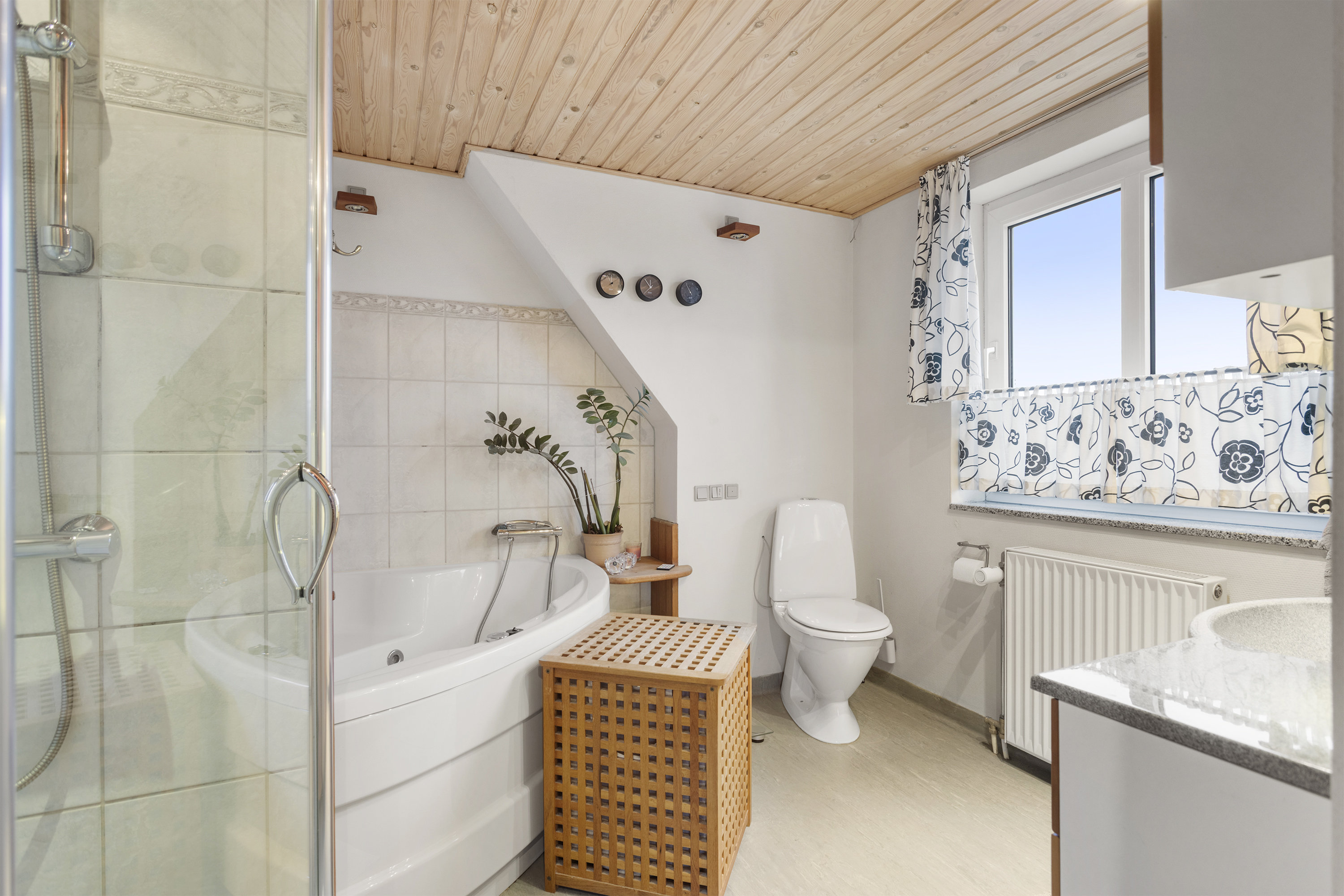 Fremhævet badeværelse billede i fuldskærmstilstand. Billede af Ingeborgvej 55, 9900 Frederikshavn