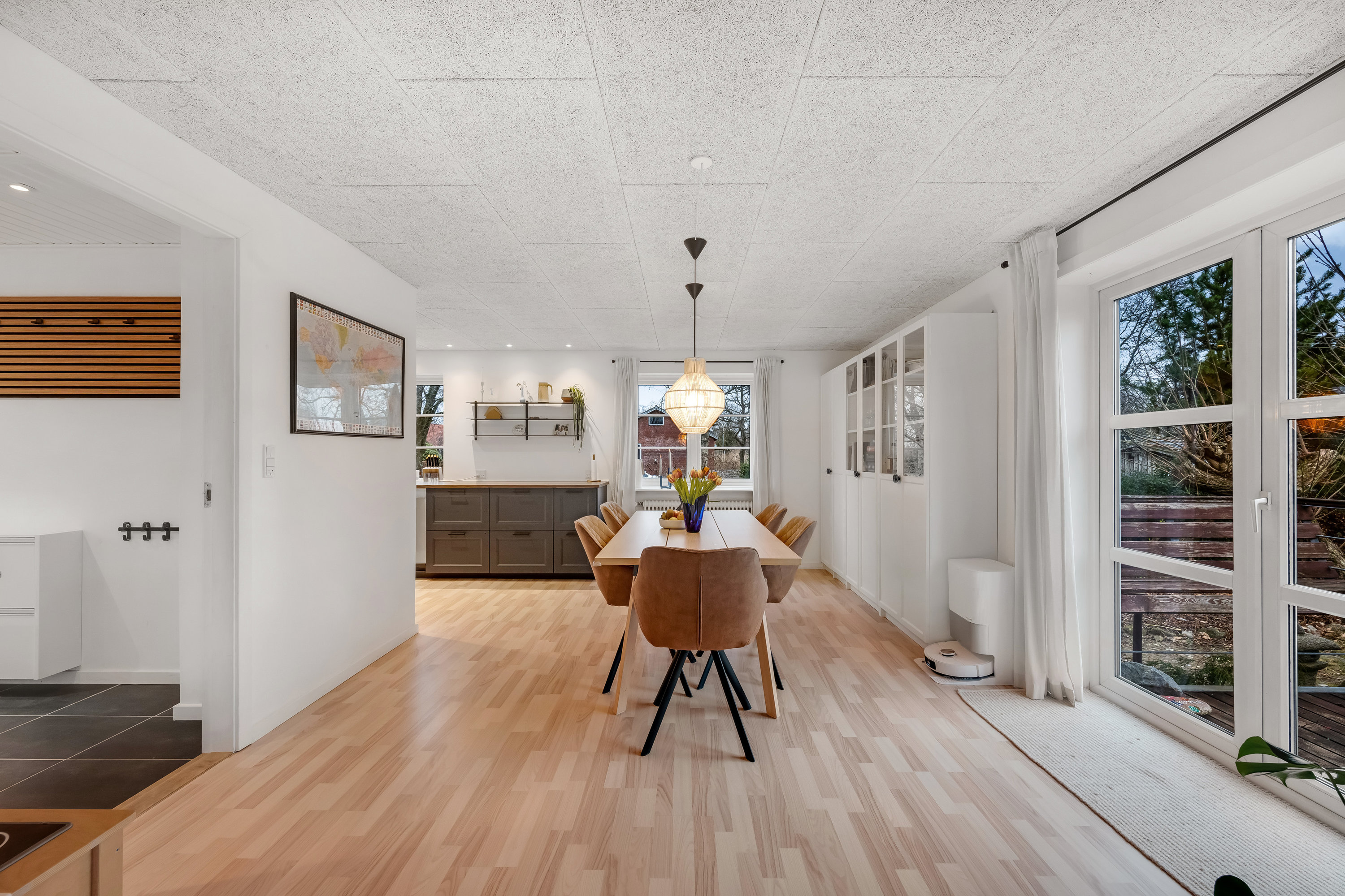 Fremhævet køkken/alrum billede i fuldskærmstilstand. Billede af Lindevej 3, 6880 Tarm