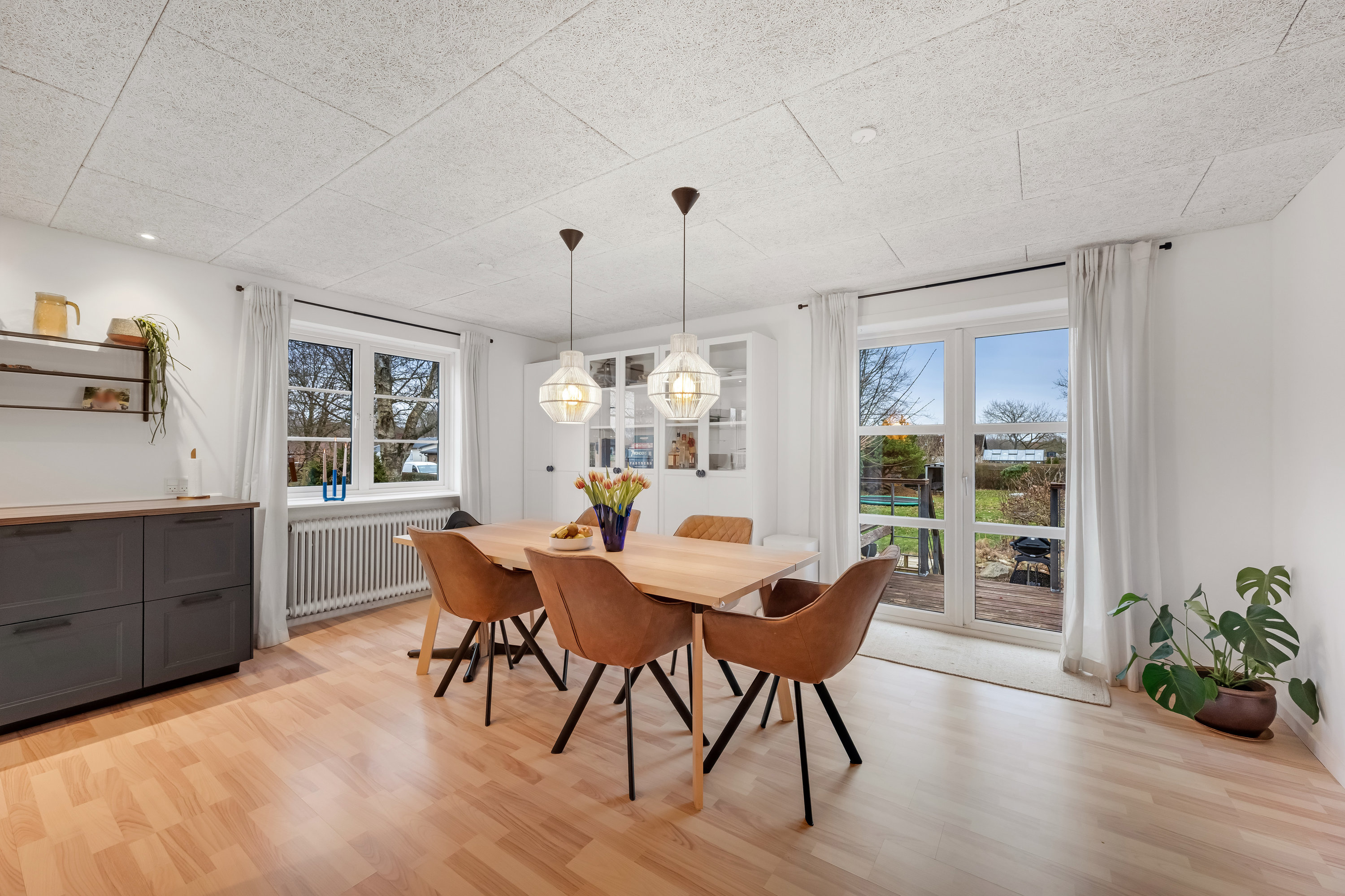 Fremhævet køkken/alrum billede i fuldskærmstilstand. Billede af Lindevej 3, 6880 Tarm