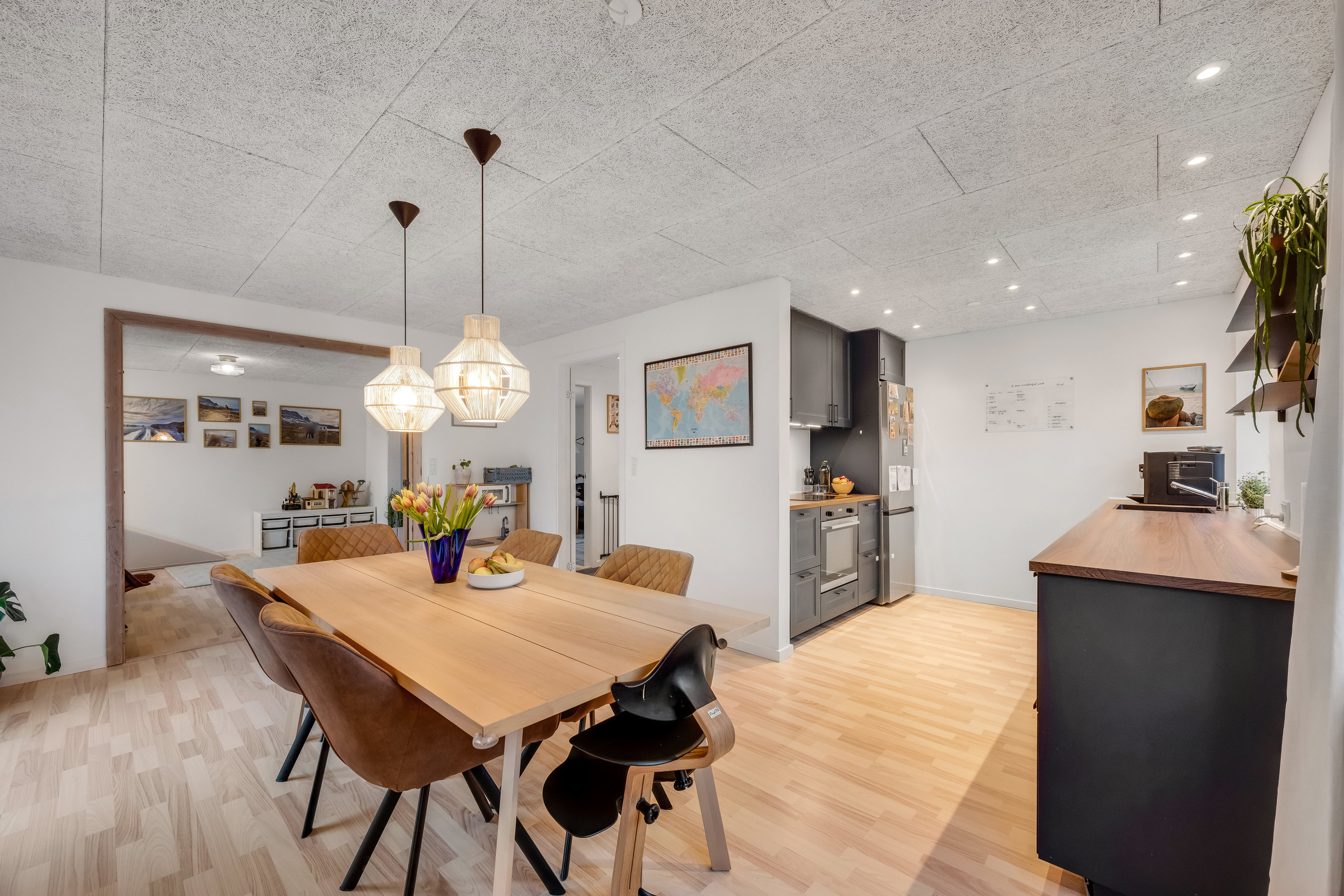 Miniaturebillede 1: køkken/alrum. Billede af Lindevej 3, 6880 Tarm