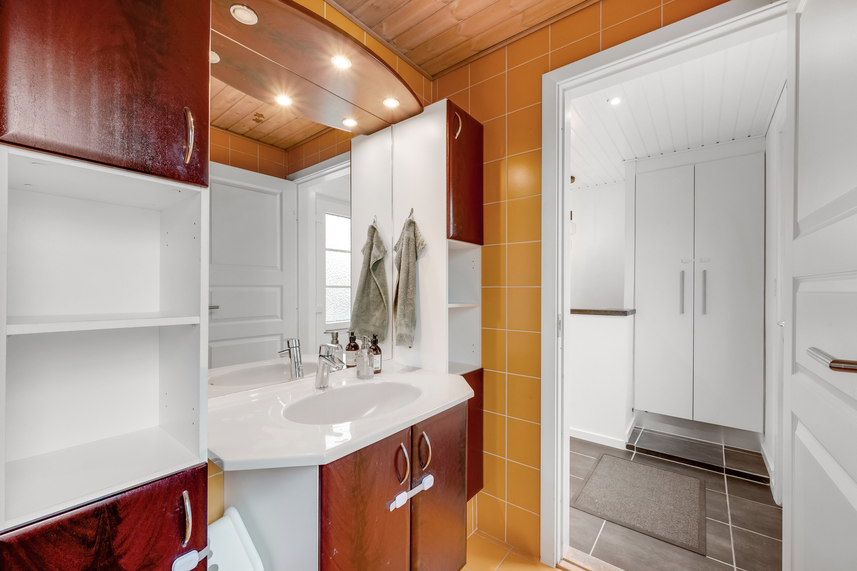 Fremhævet badeværelse billede i fuldskærmstilstand. Billede af Lindevej 3, 6880 Tarm