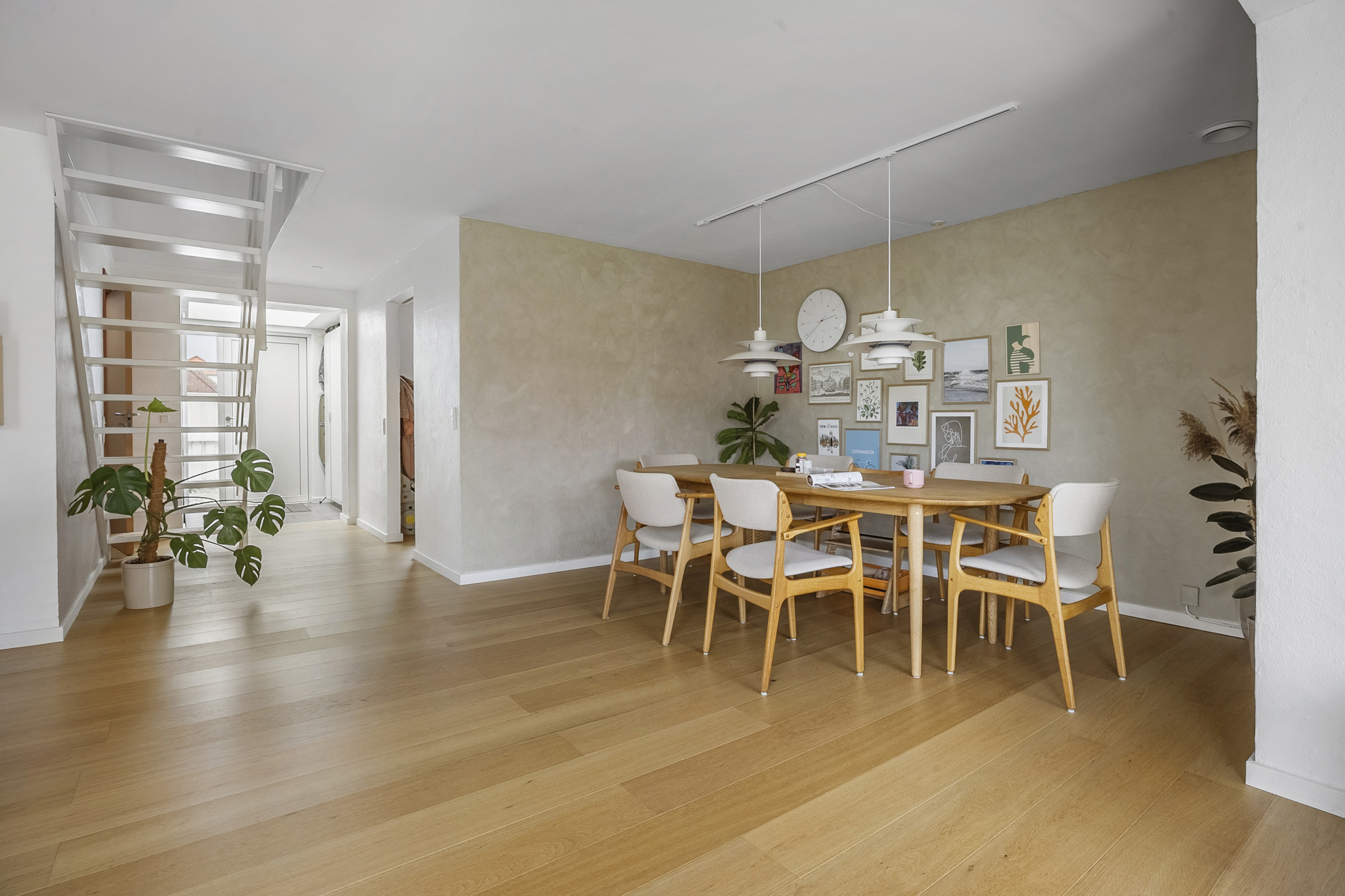 Fremhævet spisestue billede i fuldskærmstilstand. Billede af Skolegade 2A, Hou, 8300 Odder