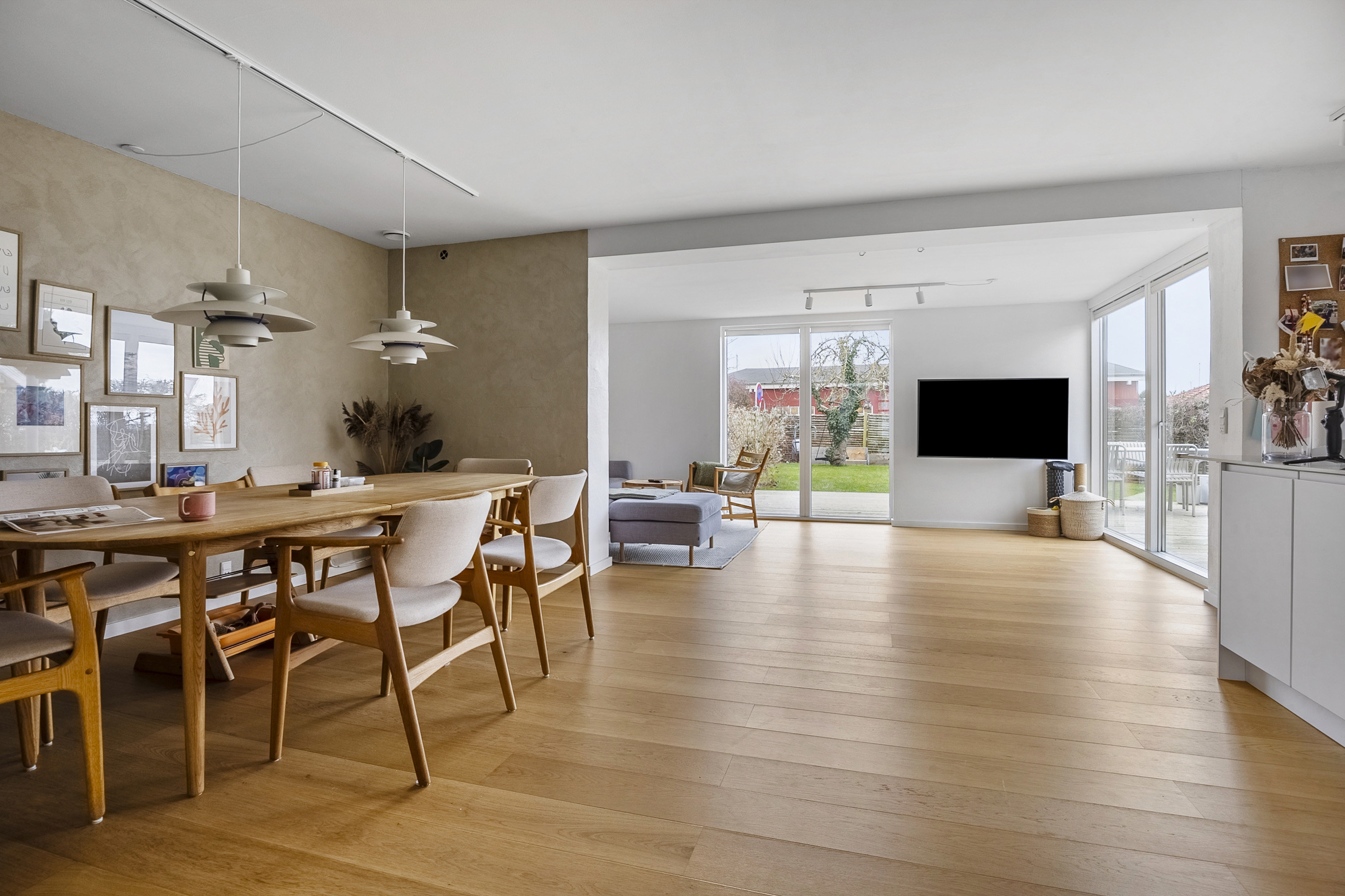 Fremhævet spisestue billede i fuldskærmstilstand. Billede af Skolegade 2A, Hou, 8300 Odder