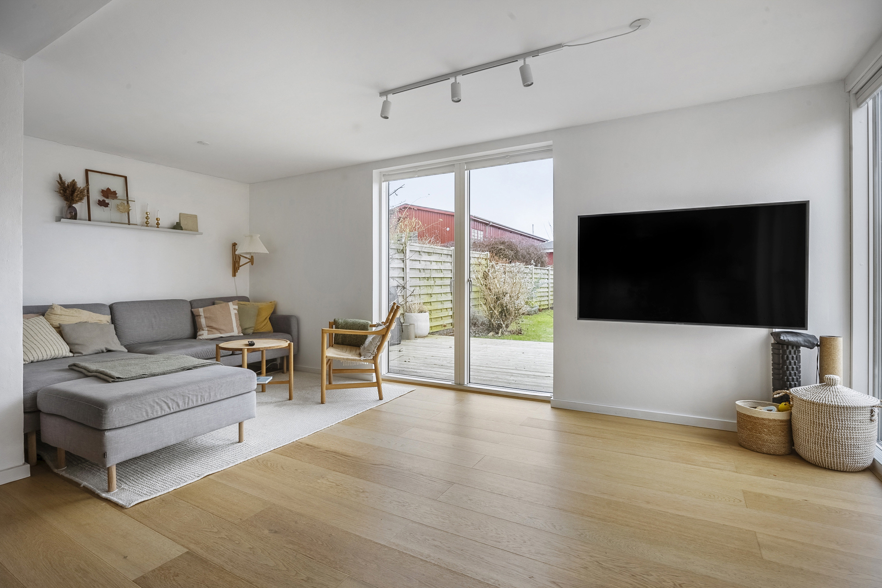 Fremhævet stue billede i fuldskærmstilstand. Billede af Skolegade 2A, Hou, 8300 Odder