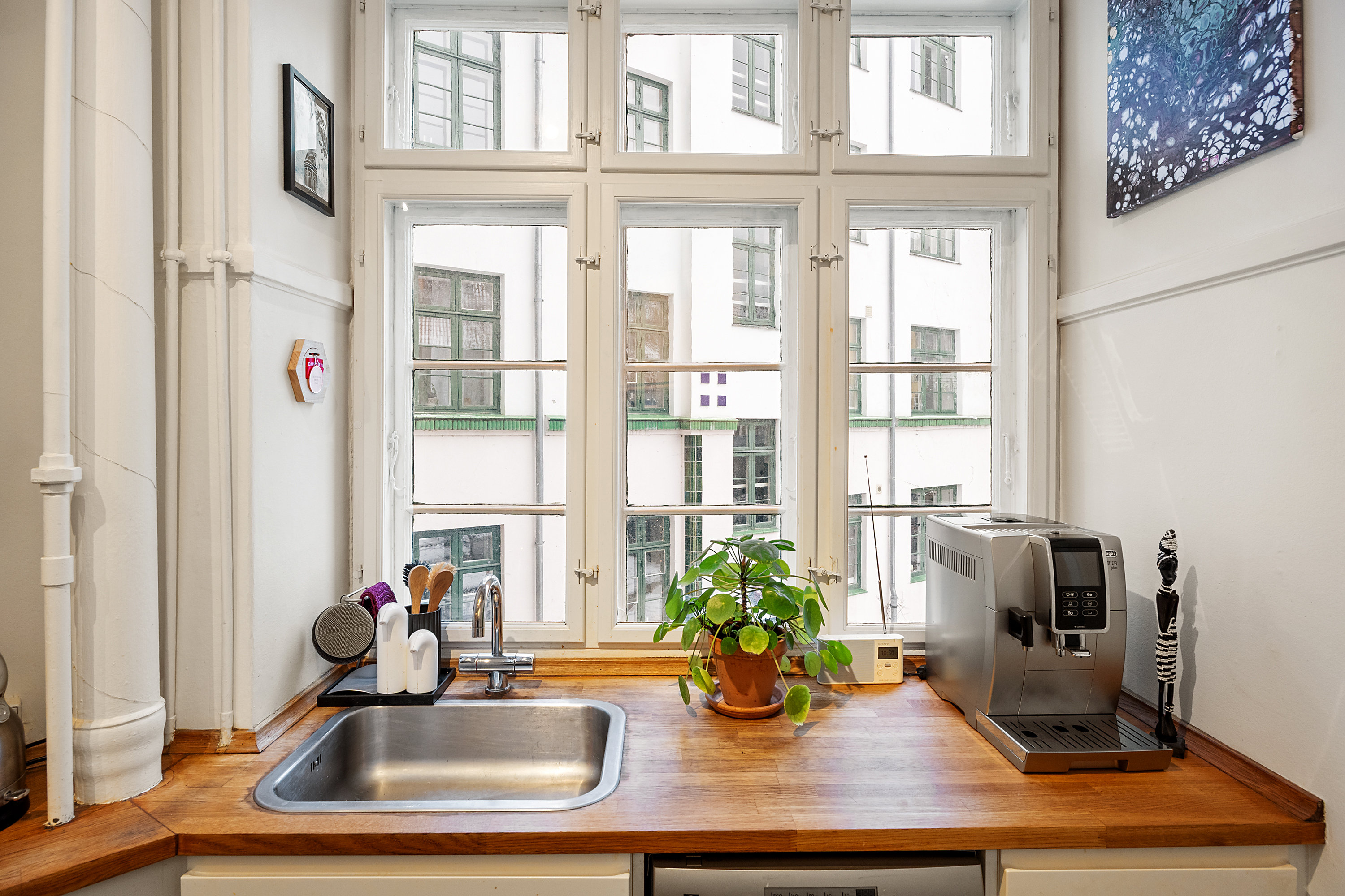 Fremhævet køkken billede i fuldskærmstilstand. Billede af Christianshavns Voldgade 17, 1. tv., 1424 København K