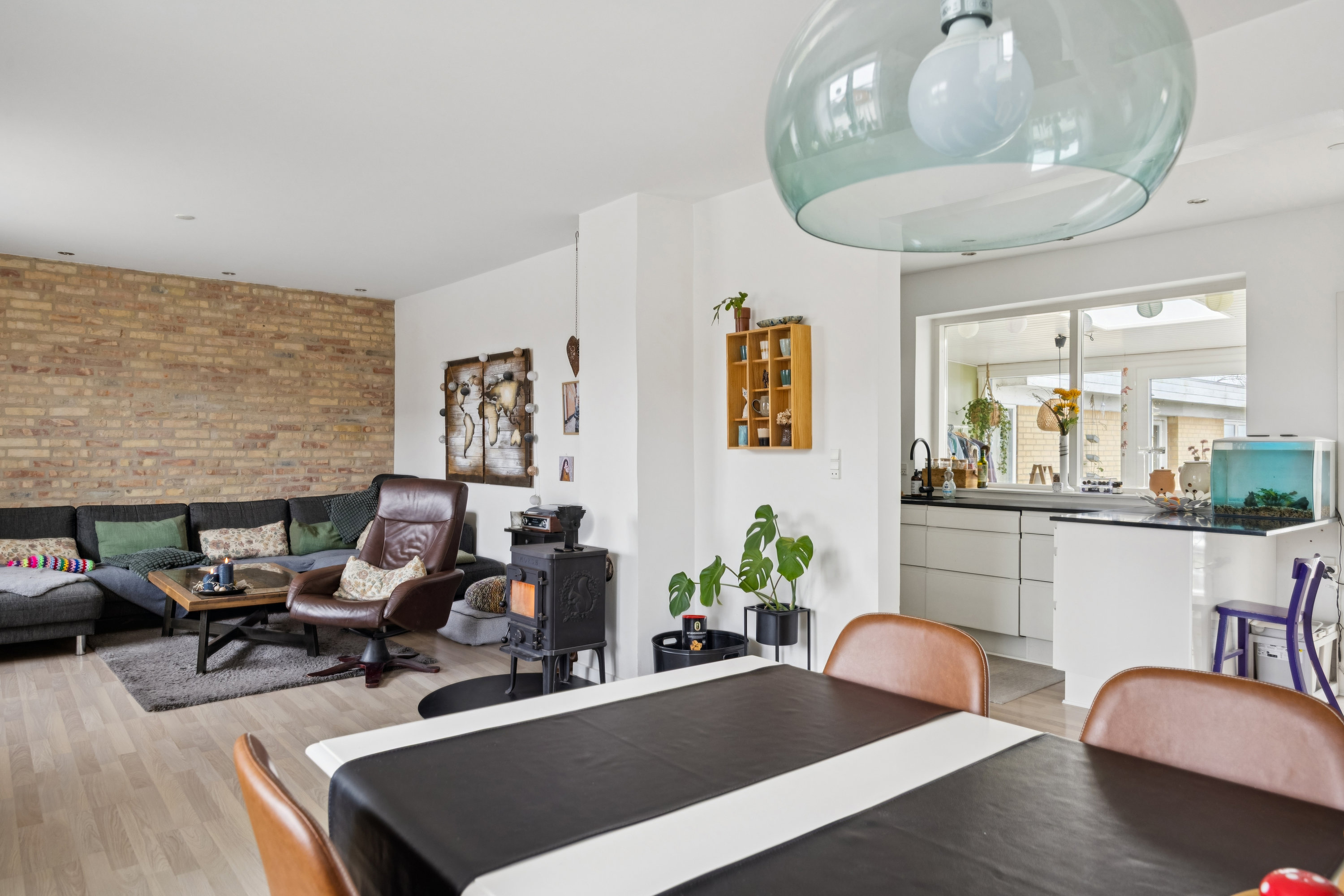 Fremhævet stue billede i fuldskærmstilstand. Billede af Højvangsvej 12, 9400 Nørresundby