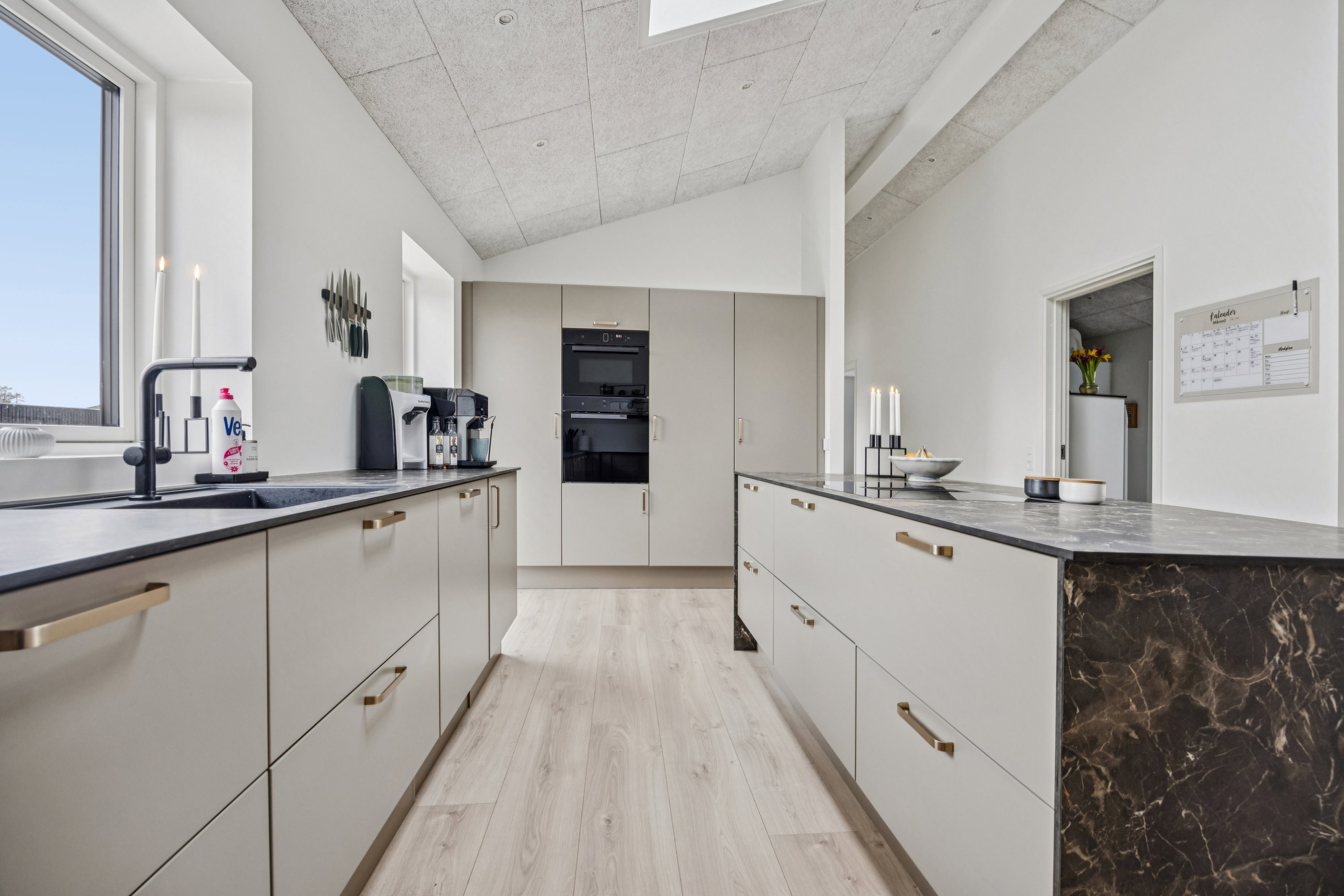 Fremhævet køkken billede i fuldskærmstilstand. Billede af Skovstjernevej 6, 9310 Vodskov