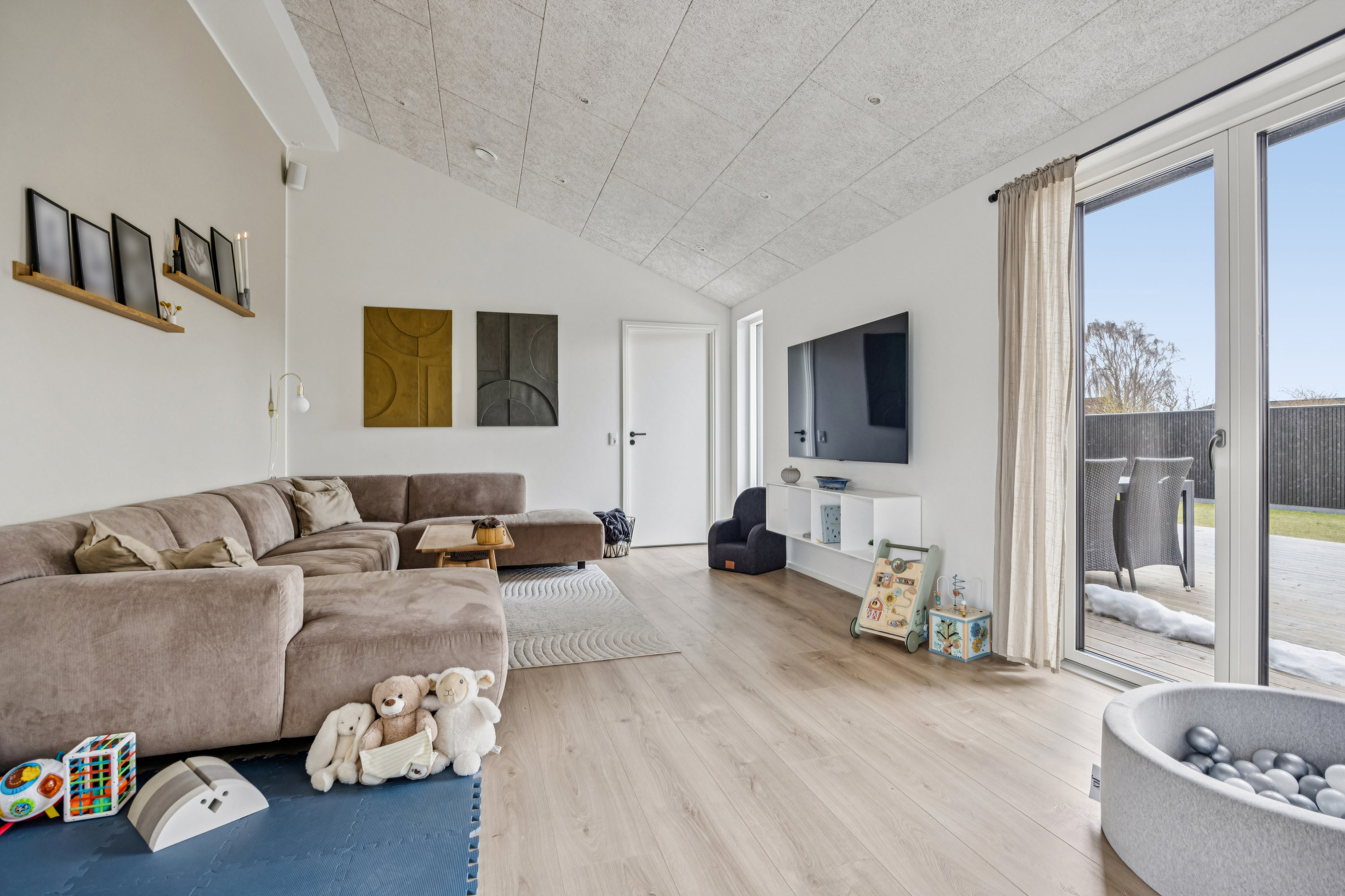 Fremhævet stue billede i fuldskærmstilstand. Billede af Skovstjernevej 6, 9310 Vodskov