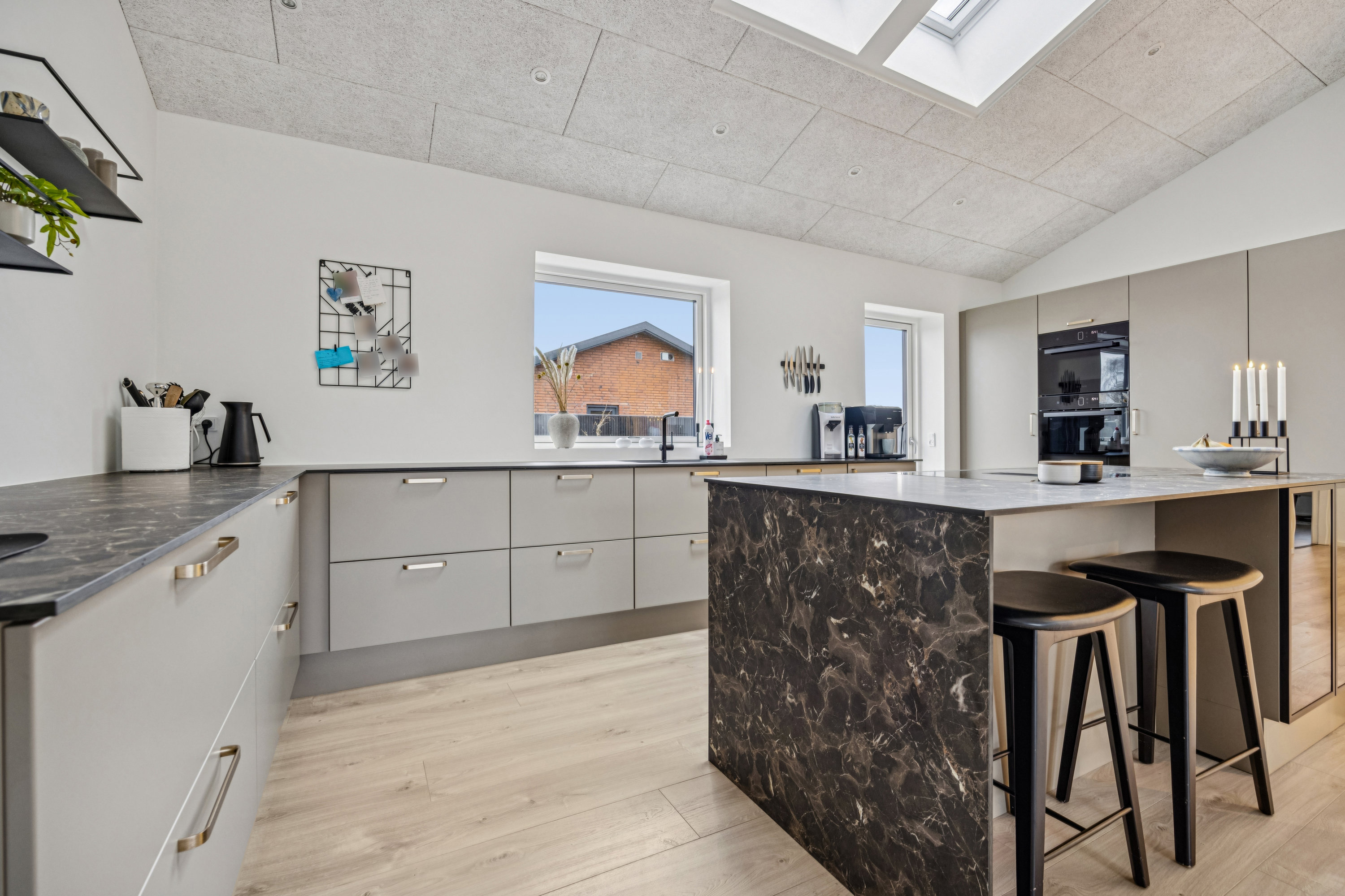 Fremhævet køkken billede i fuldskærmstilstand. Billede af Skovstjernevej 6, 9310 Vodskov