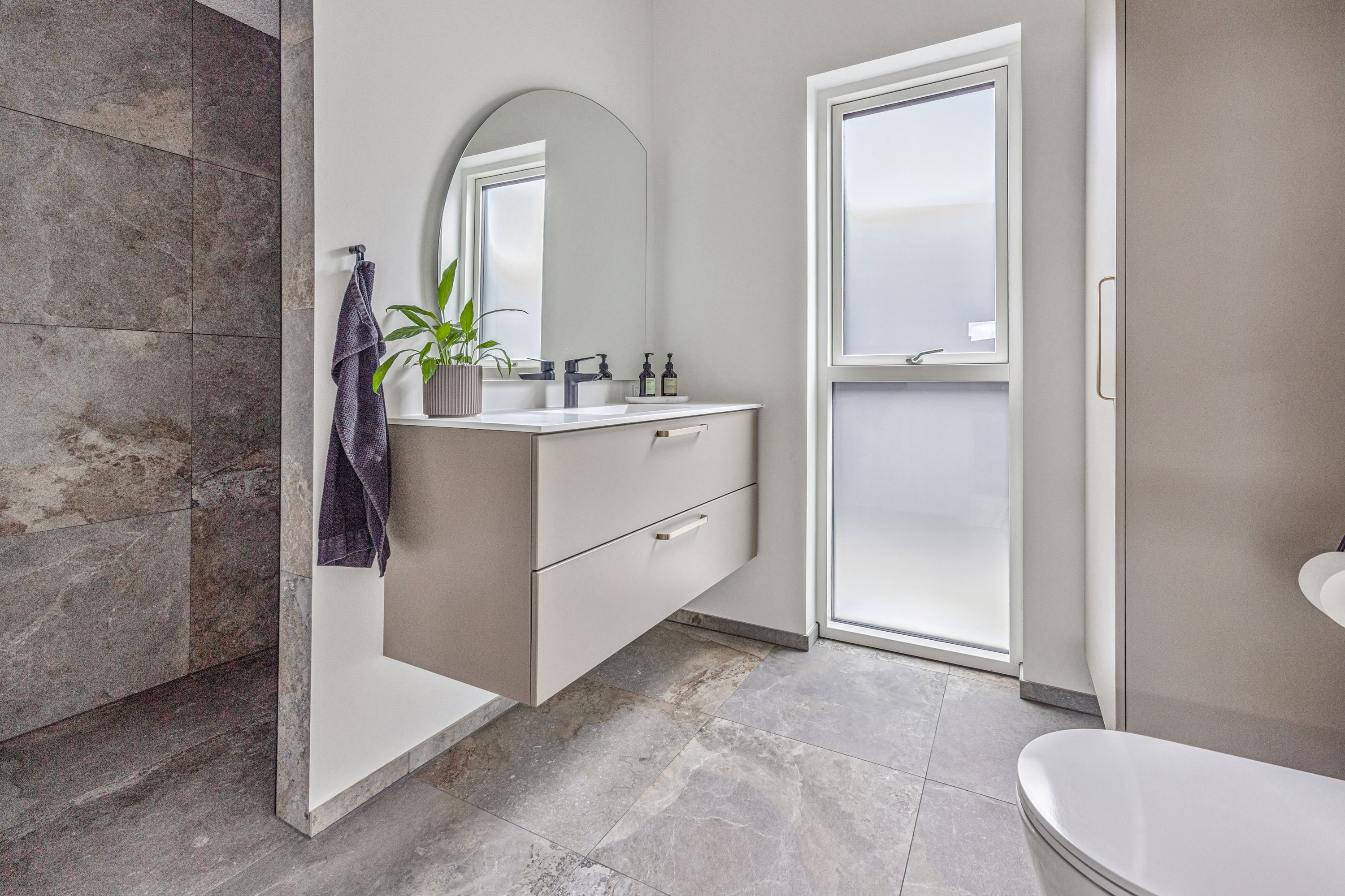 Fremhævet badeværelse billede i fuldskærmstilstand. Billede af Skovstjernevej 6, 9310 Vodskov