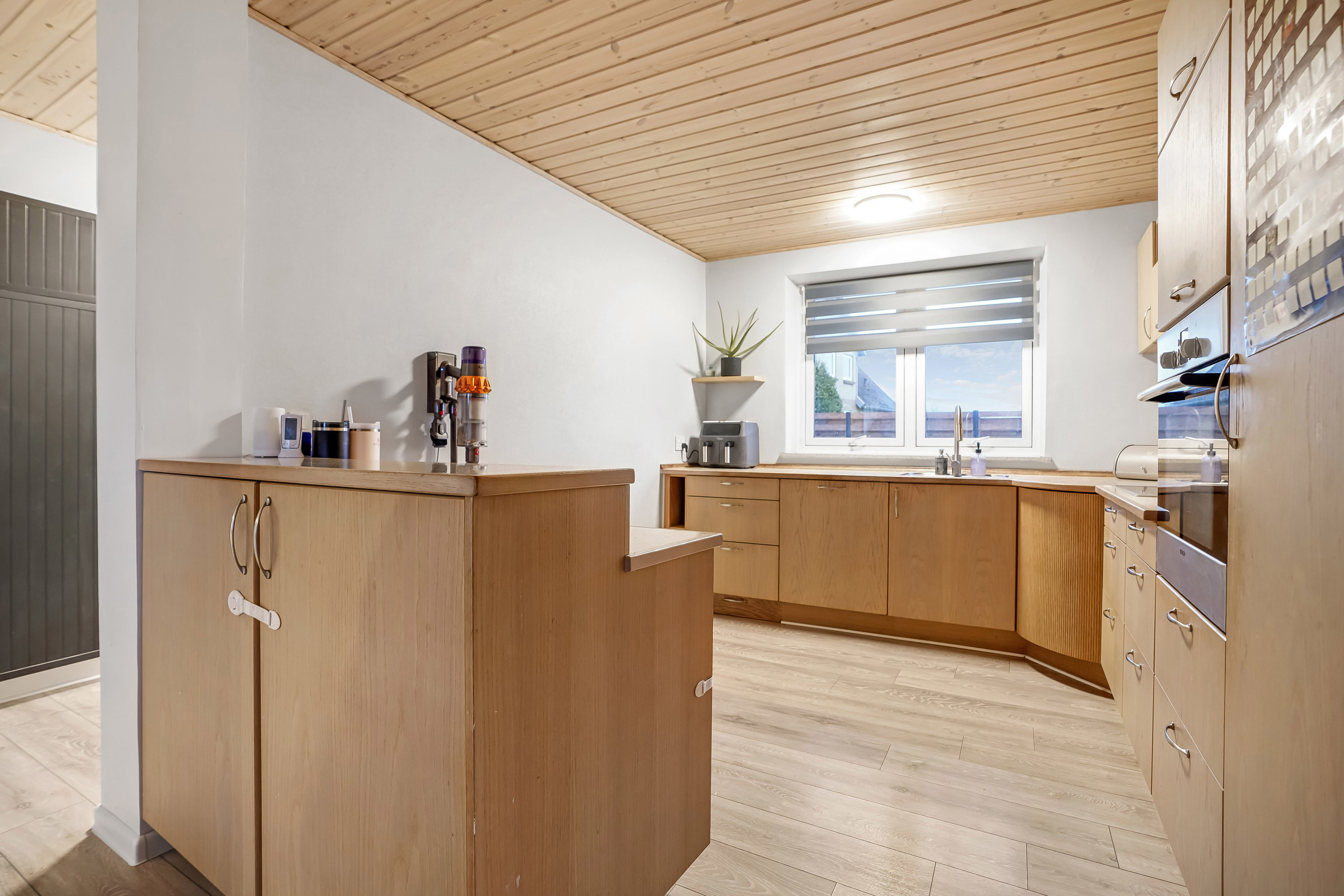 Fremhævet køkken billede i fuldskærmstilstand. Billede af Ildvedvej 11, Ildved, 7300 Jelling