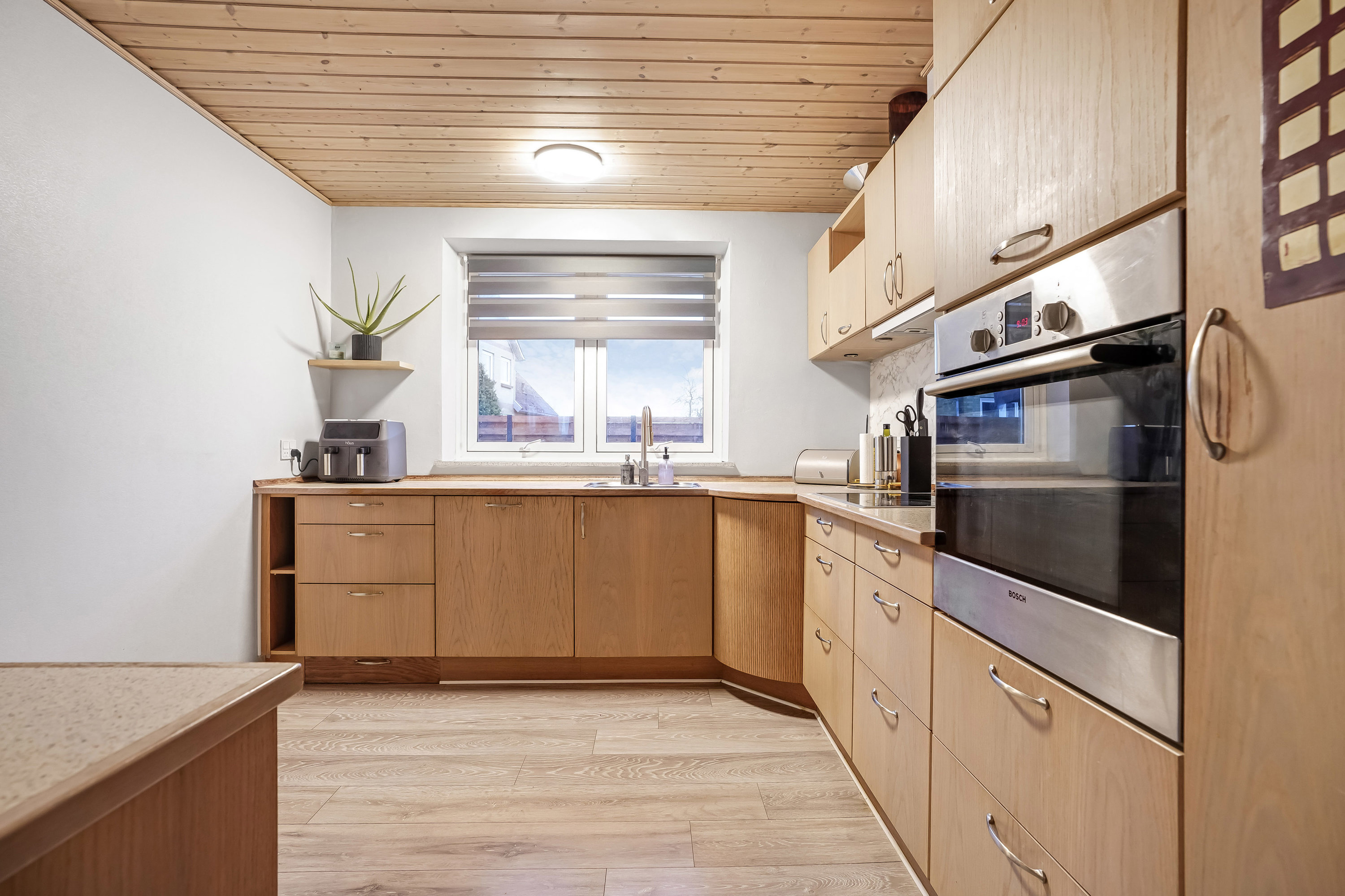 Fremhævet køkken billede i fuldskærmstilstand. Billede af Ildvedvej 11, Ildved, 7300 Jelling