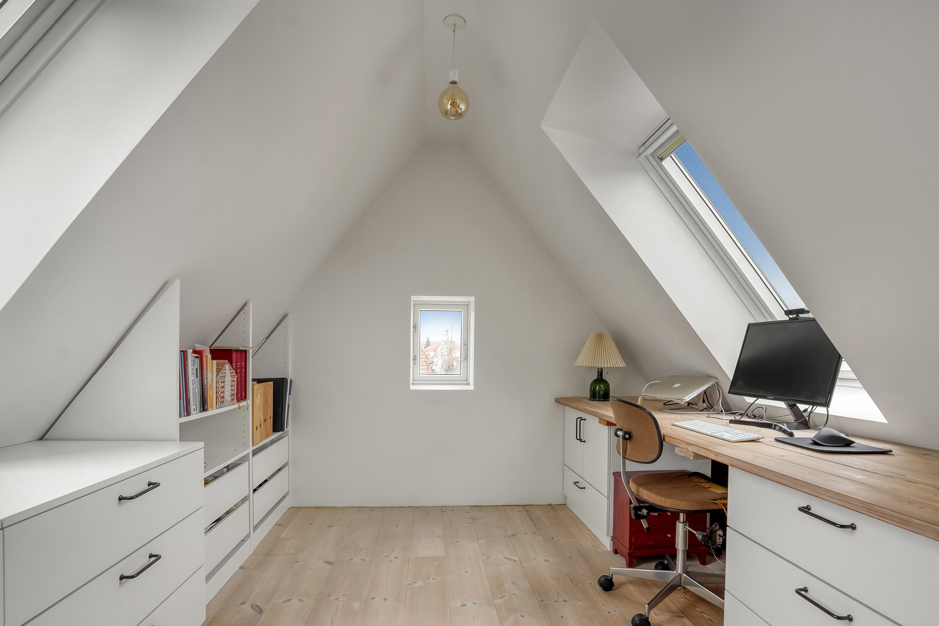 Fremhævet værelse billede i fuldskærmstilstand. Billede af Tesdorpfsvej 39, 5000 Odense C