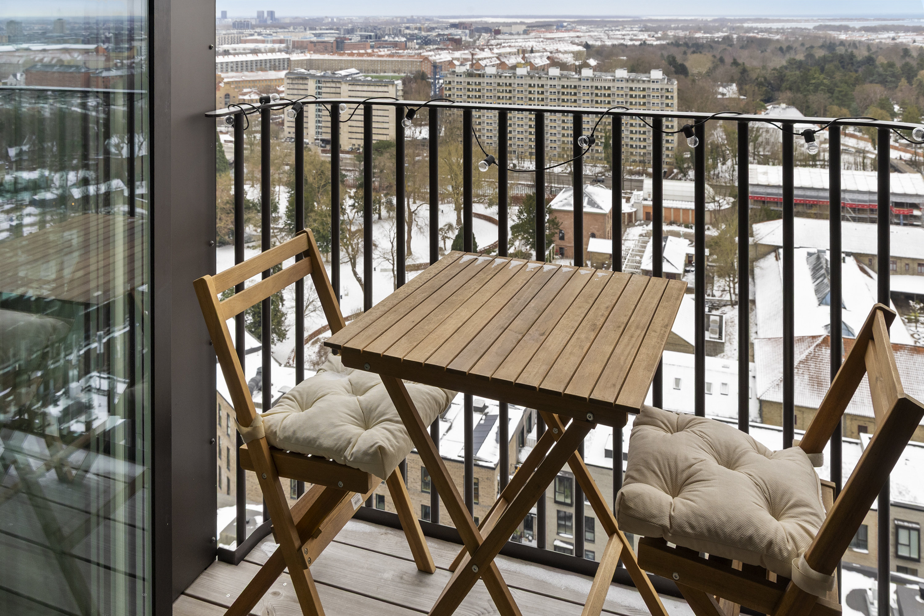 Fremhævet altan billede i fuldskærmstilstand. Billede af Olivia Hansens Gade 4, 16. 2., 1799 København V