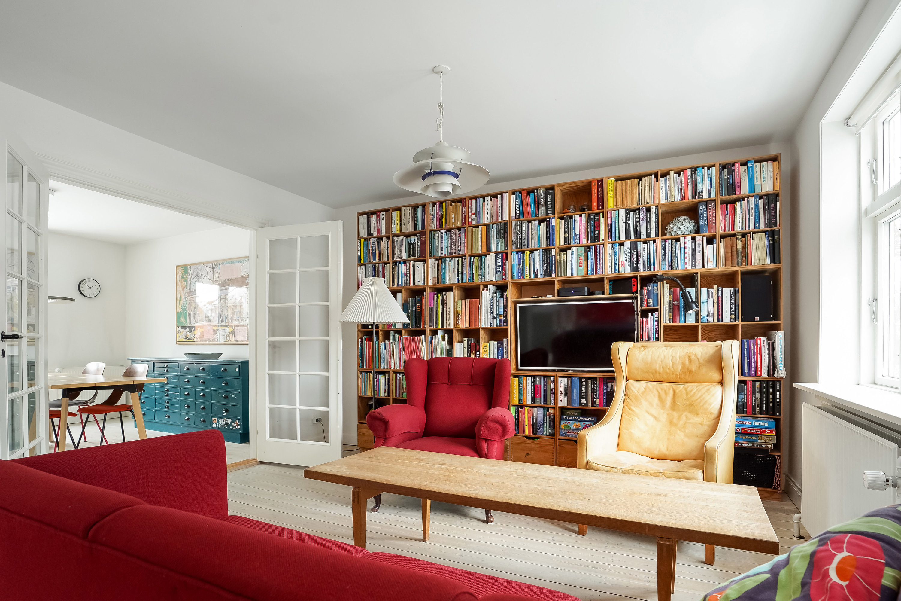 Fremhævet stue billede i fuldskærmstilstand. Billede af Tesdorpfsvej 39, 5000 Odense C