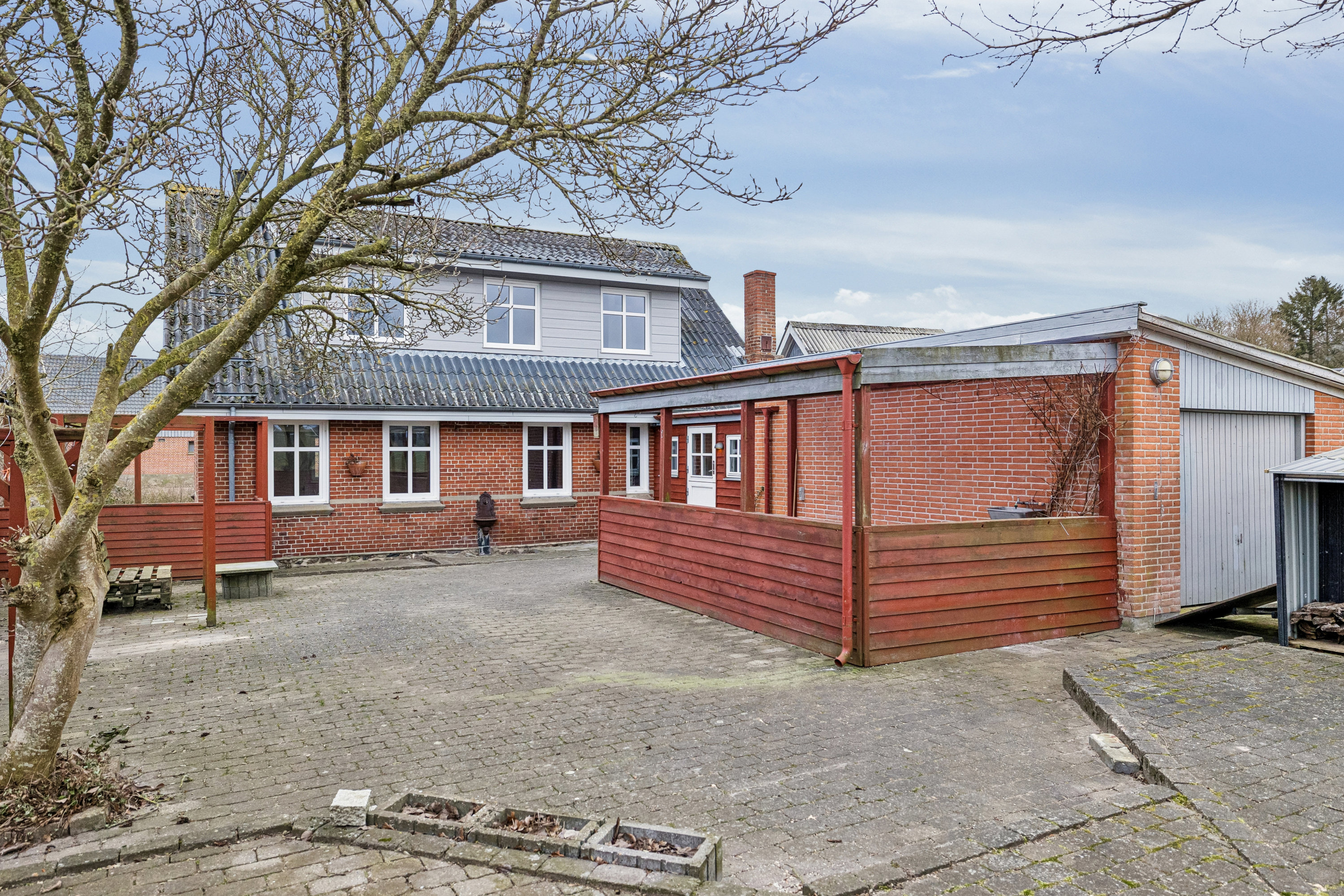 Fremhævet gårdhave billede i fuldskærmstilstand. Billede af Vidkærvej 14, Nørre Vissing, 8660 Skanderborg