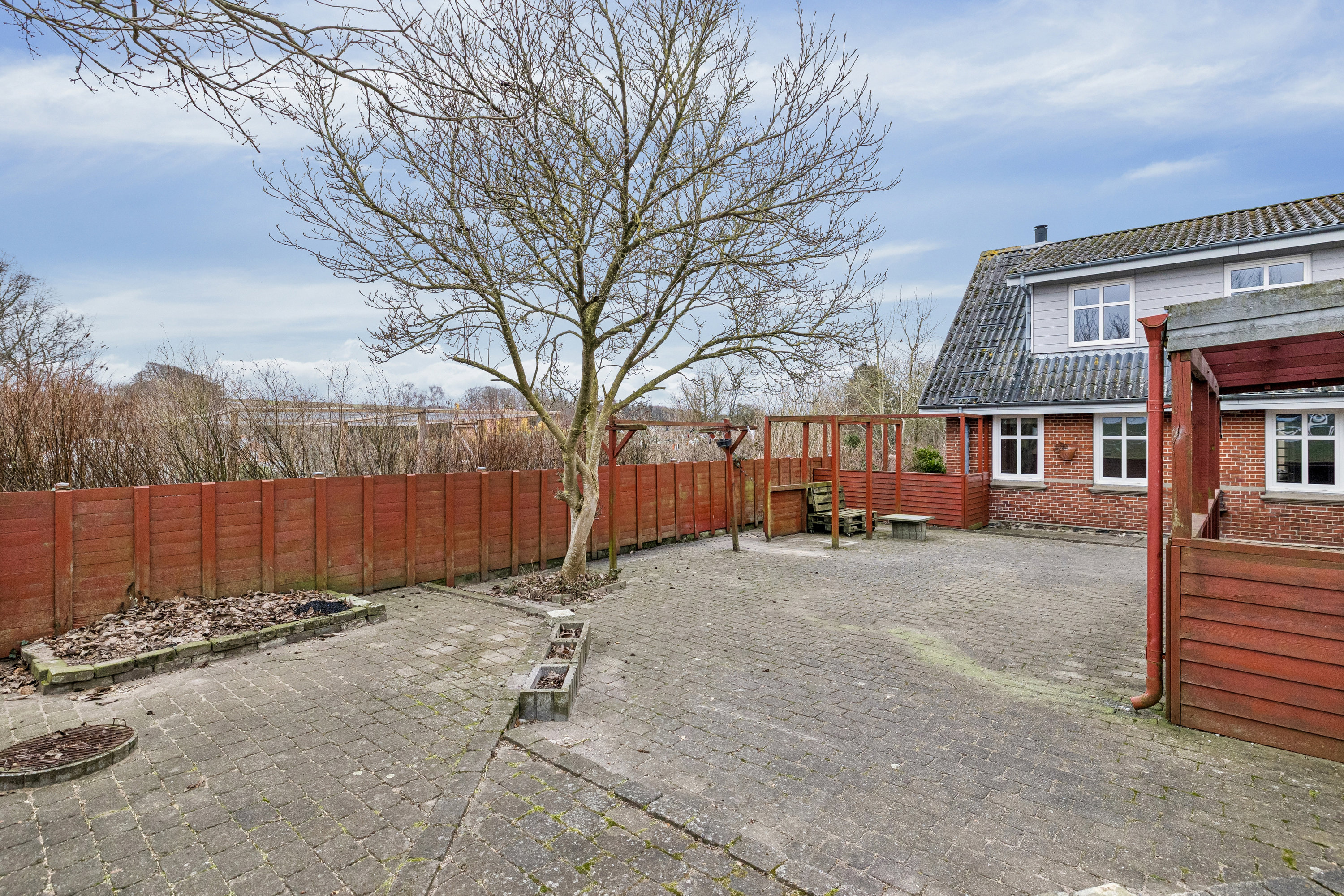 Fremhævet gårdhave billede i fuldskærmstilstand. Billede af Vidkærvej 14, Nørre Vissing, 8660 Skanderborg