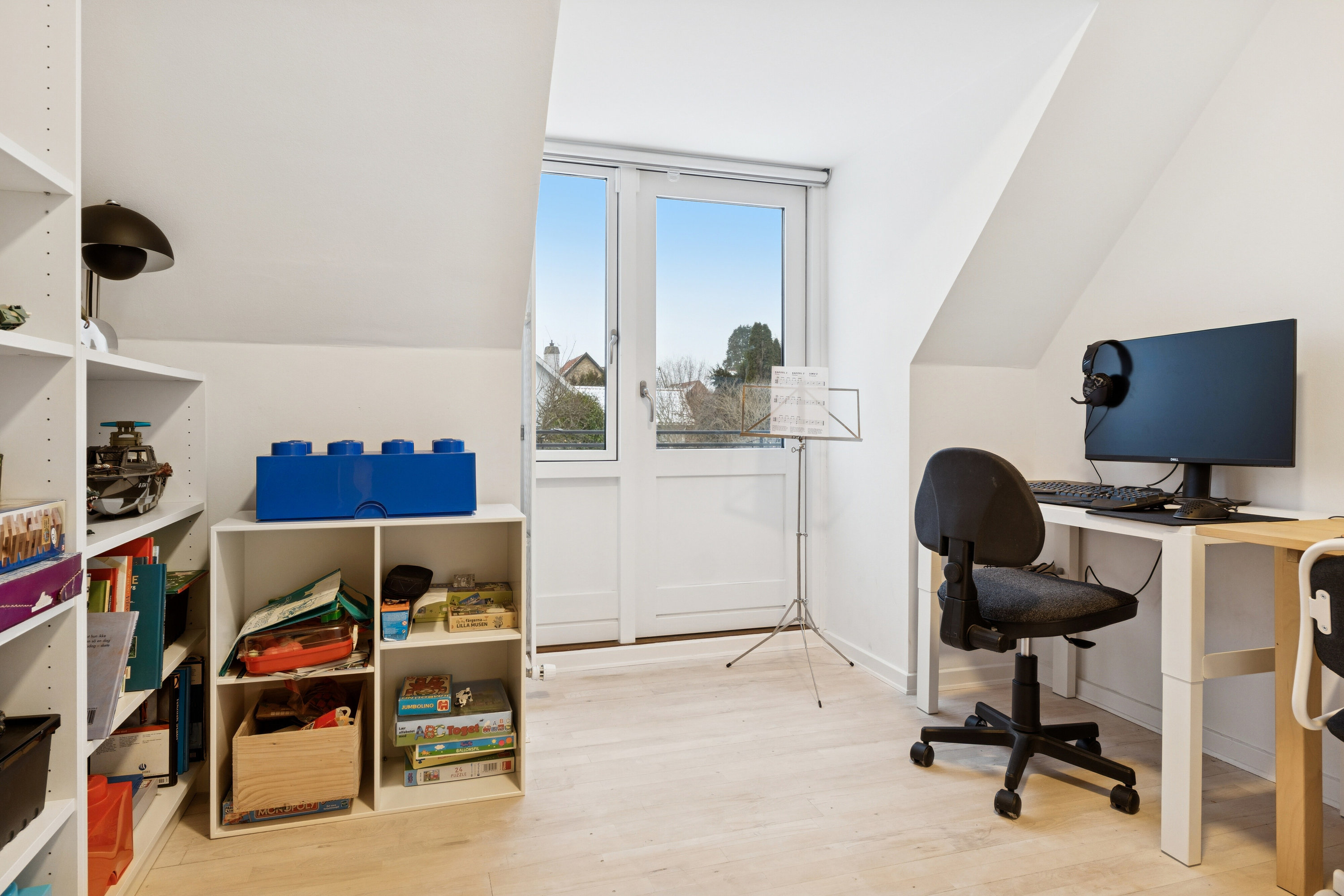 Fremhævet arbejdsværelse billede i fuldskærmstilstand. Billede af Floradalen 12, 2830 Virum