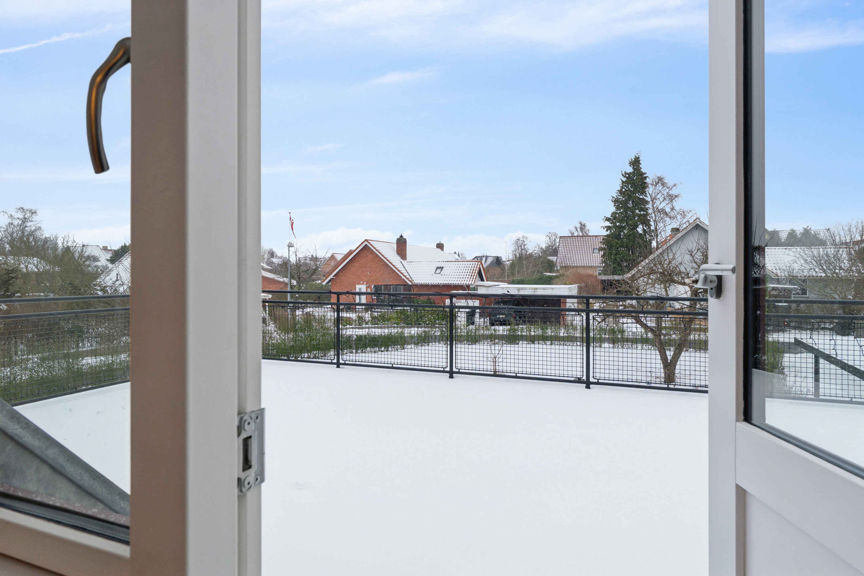 Fremhævet udsigt billede i fuldskærmstilstand. Billede af Floradalen 12, 2830 Virum