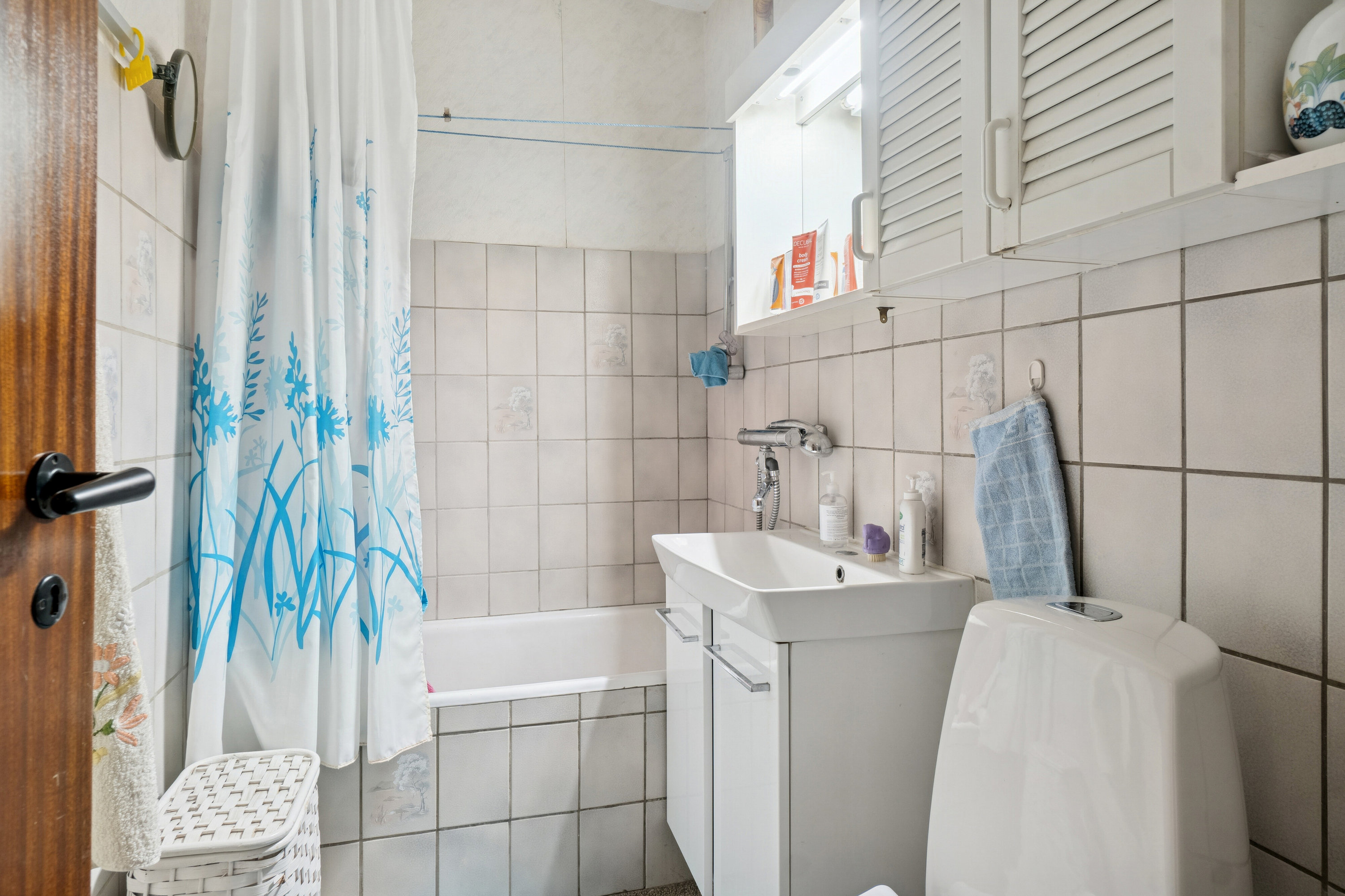 Fremhævet badeværelse billede i fuldskærmstilstand. Billede af Holmehøj 8, 8270 Højbjerg