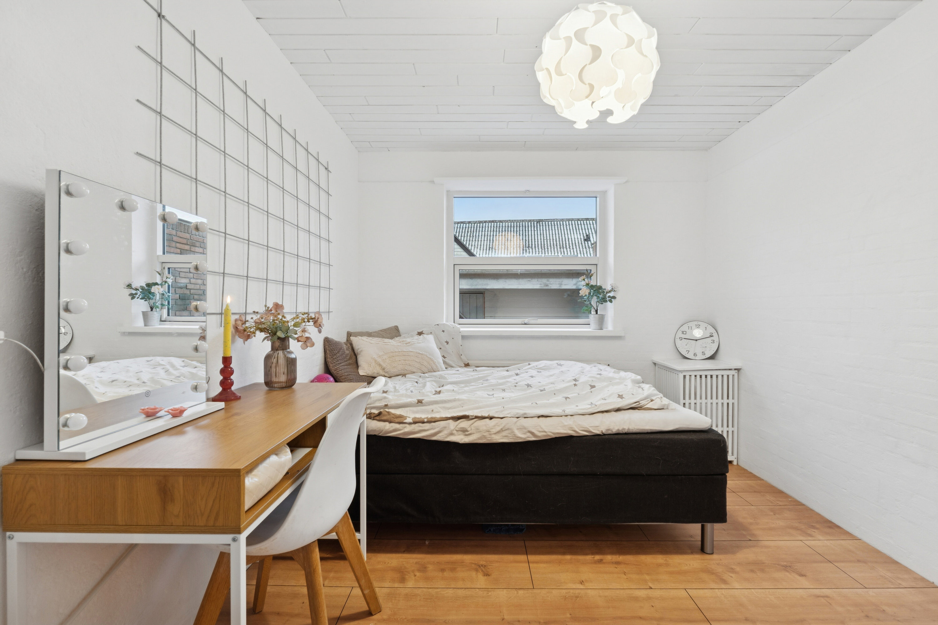 Fremhævet soveværelse billede i fuldskærmstilstand. Billede af Avernakøvej 39, 5700 Svendborg