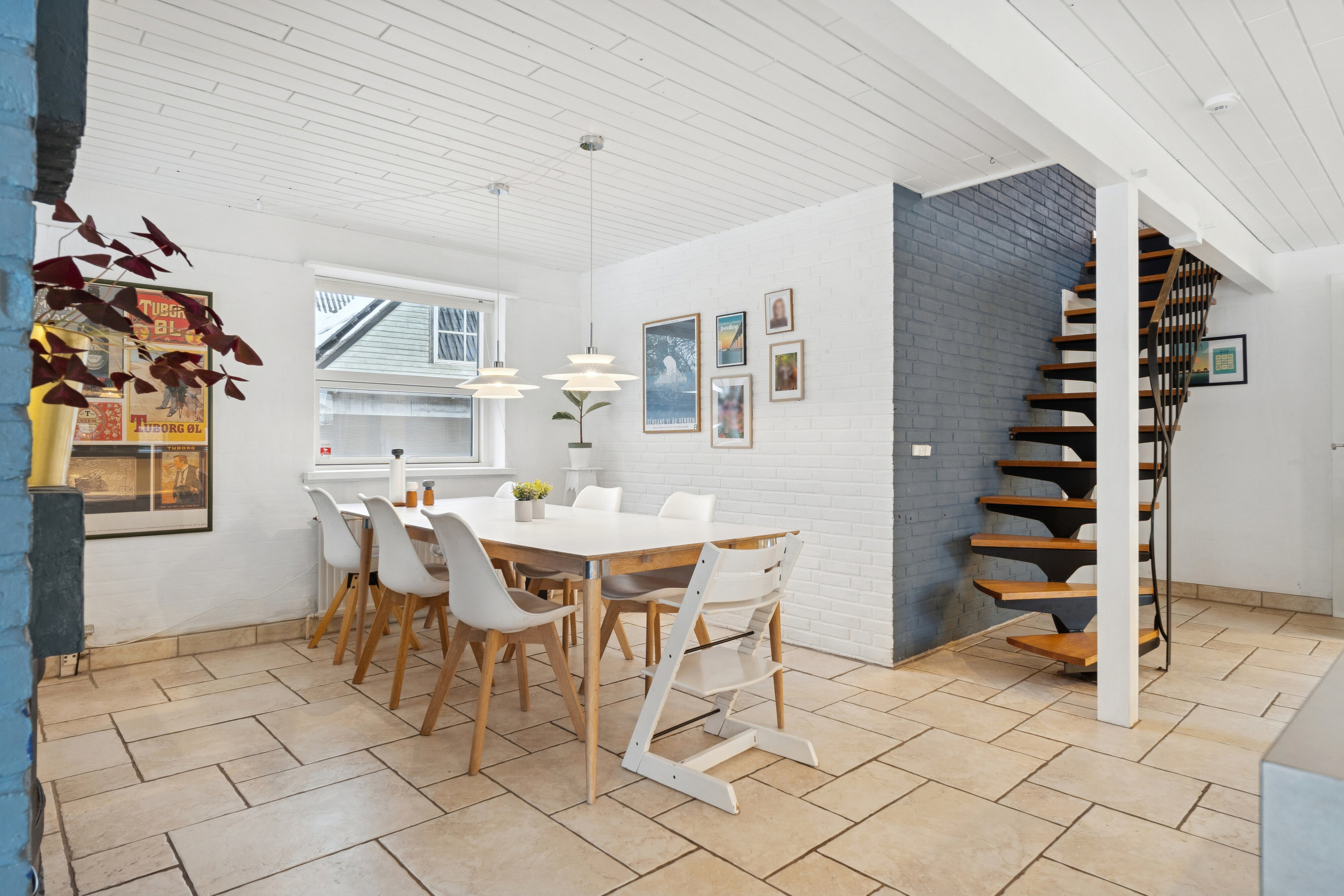 Fremhævet spisestue billede i fuldskærmstilstand. Billede af Avernakøvej 39, 5700 Svendborg