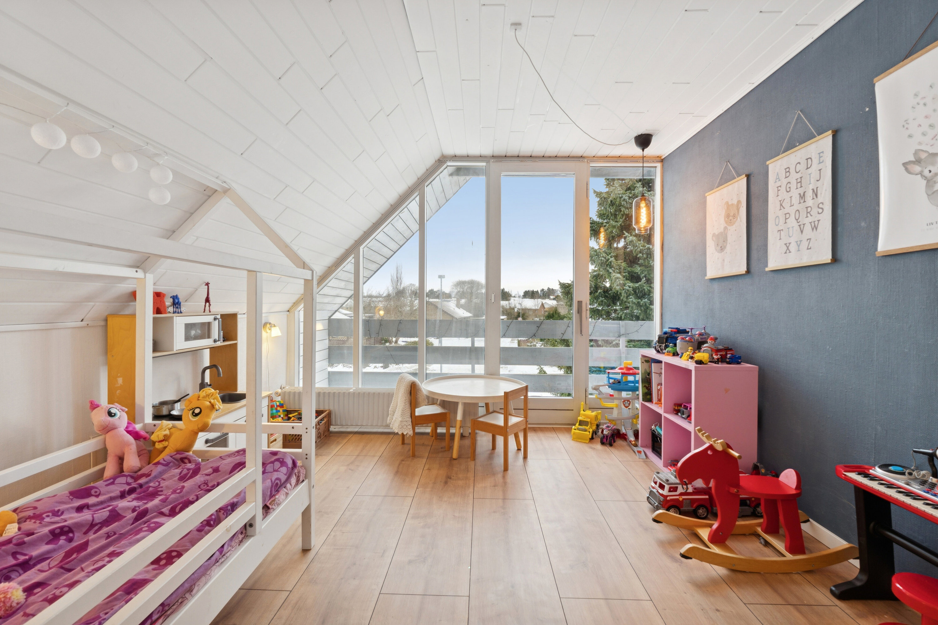Fremhævet børneværelse billede i fuldskærmstilstand. Billede af Avernakøvej 39, 5700 Svendborg