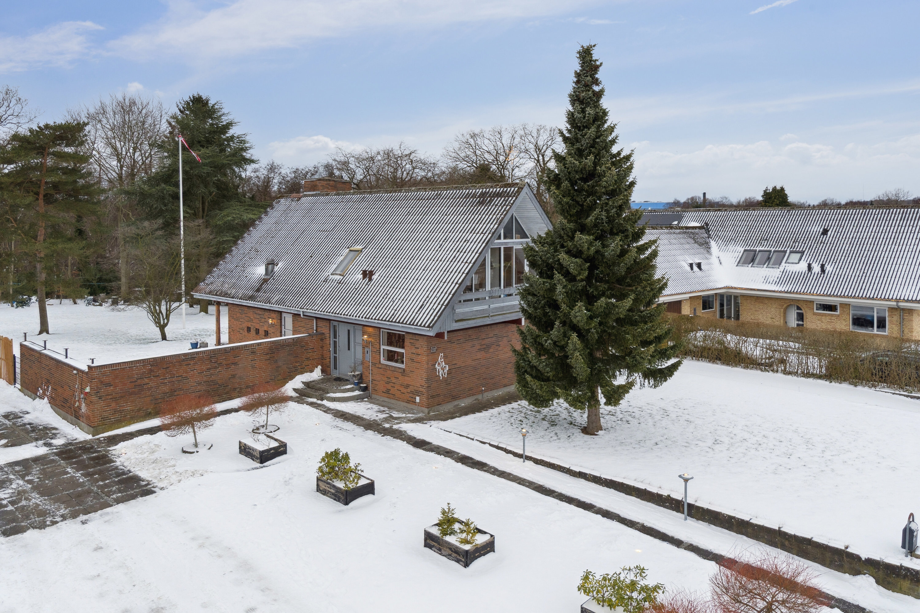 Fremhævet set fra vejen billede i fuldskærmstilstand. Billede af Avernakøvej 39, 5700 Svendborg