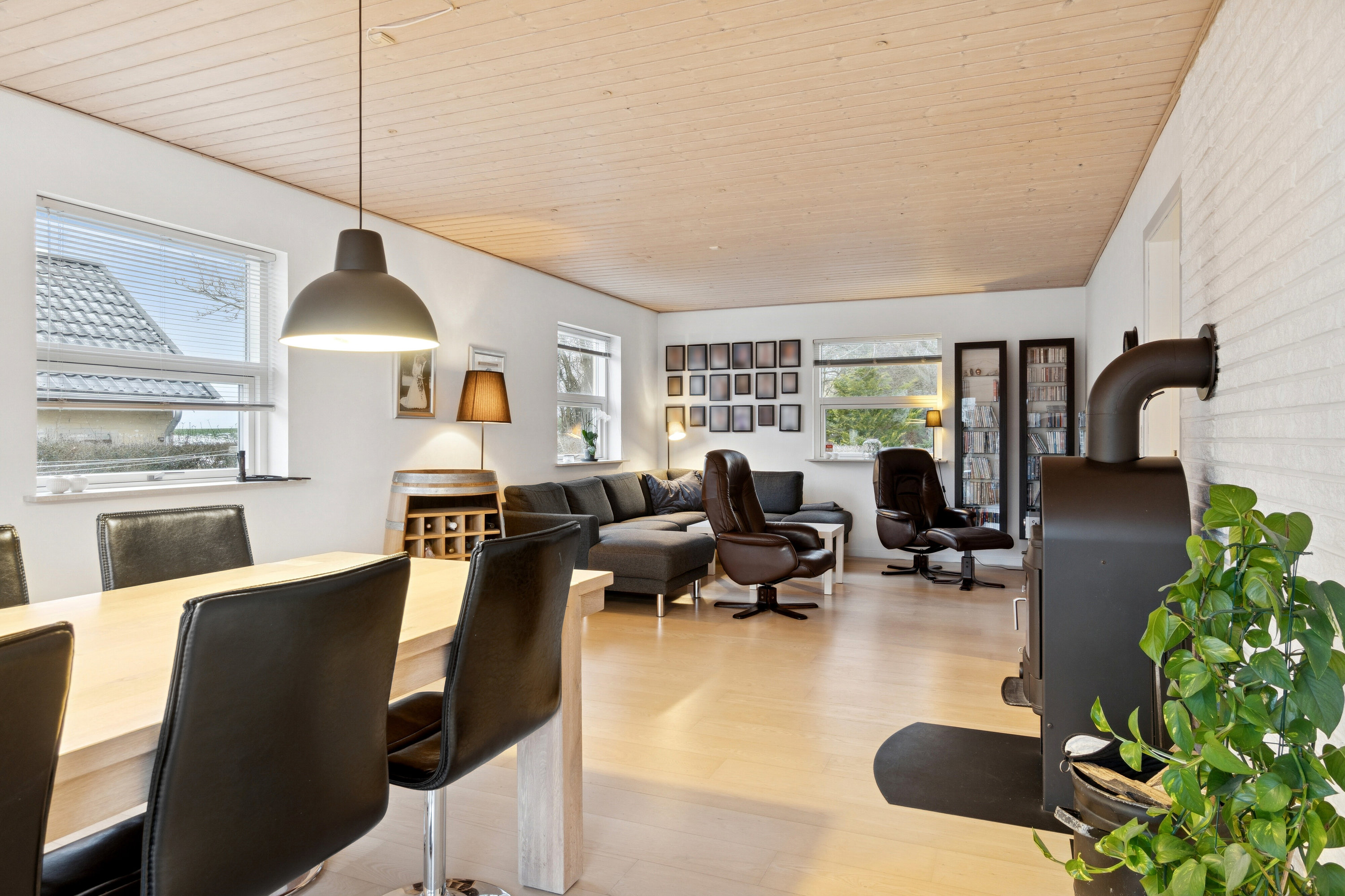 Fremhævet stue billede i fuldskærmstilstand. Billede af Strandvejen 145, Hejninge, 4200 Slagelse