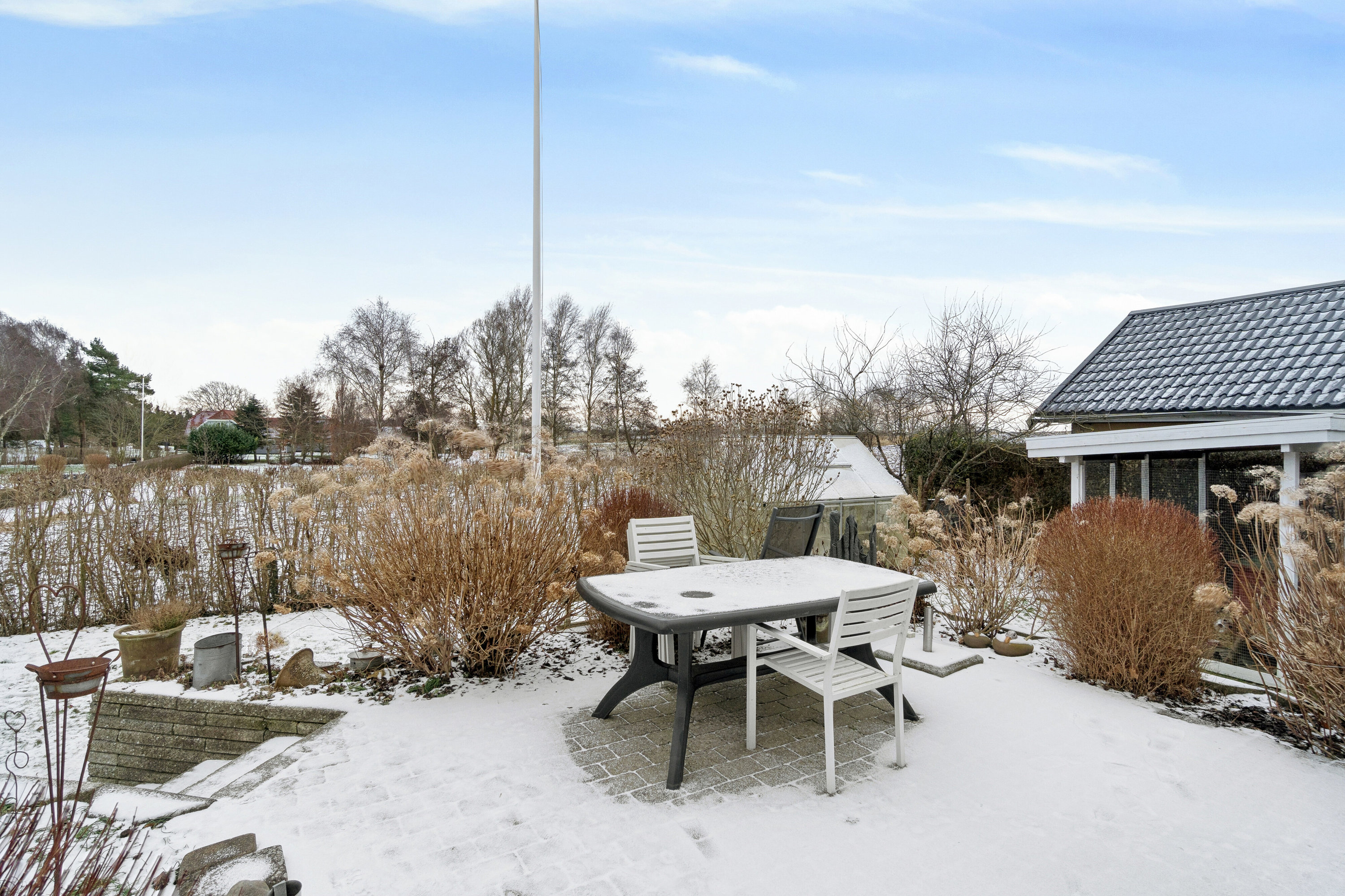 Fremhævet terrasse billede i fuldskærmstilstand. Billede af Strandvejen 145, Hejninge, 4200 Slagelse