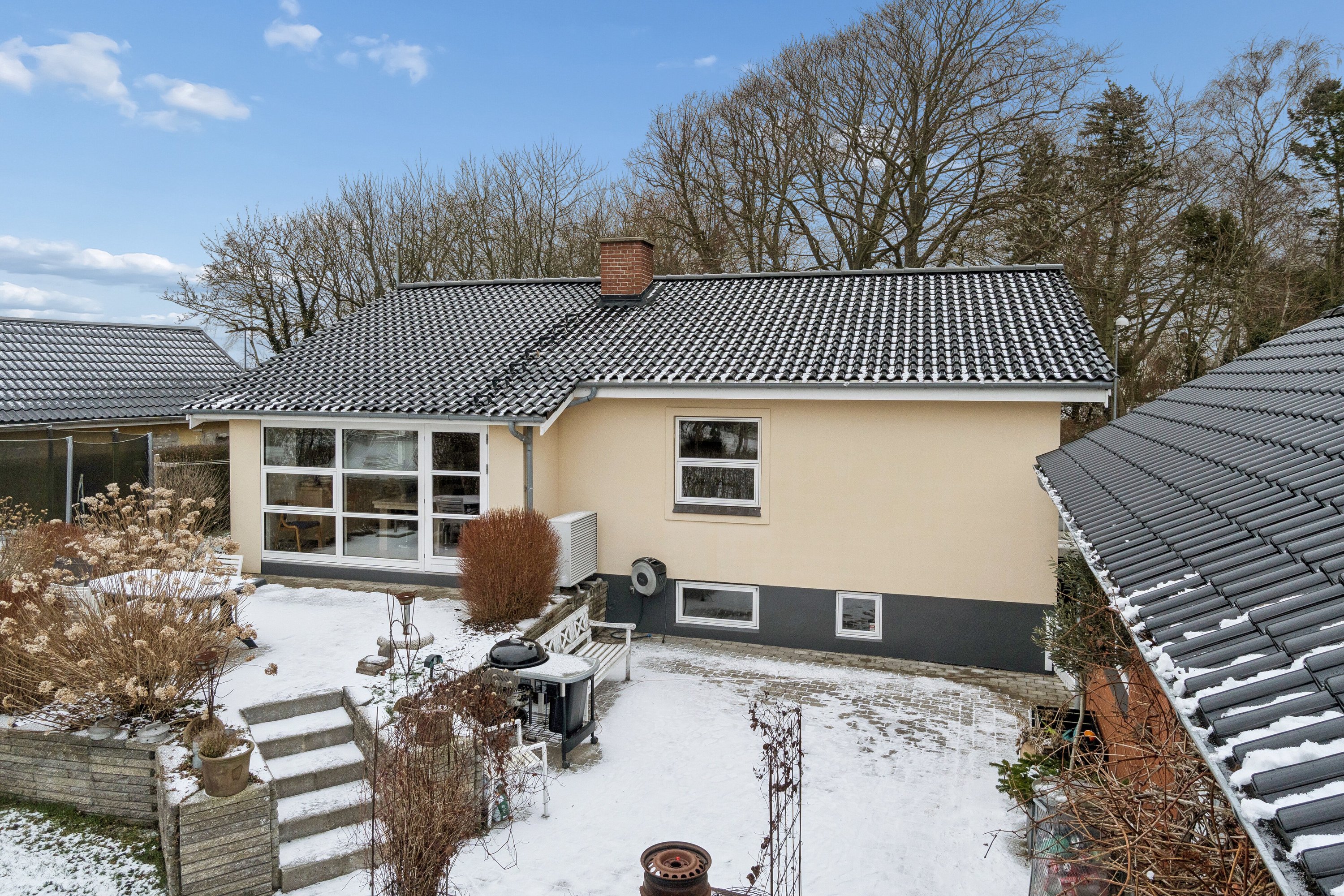 Fremhævet set fra haven billede i fuldskærmstilstand. Billede af Strandvejen 145, Hejninge, 4200 Slagelse