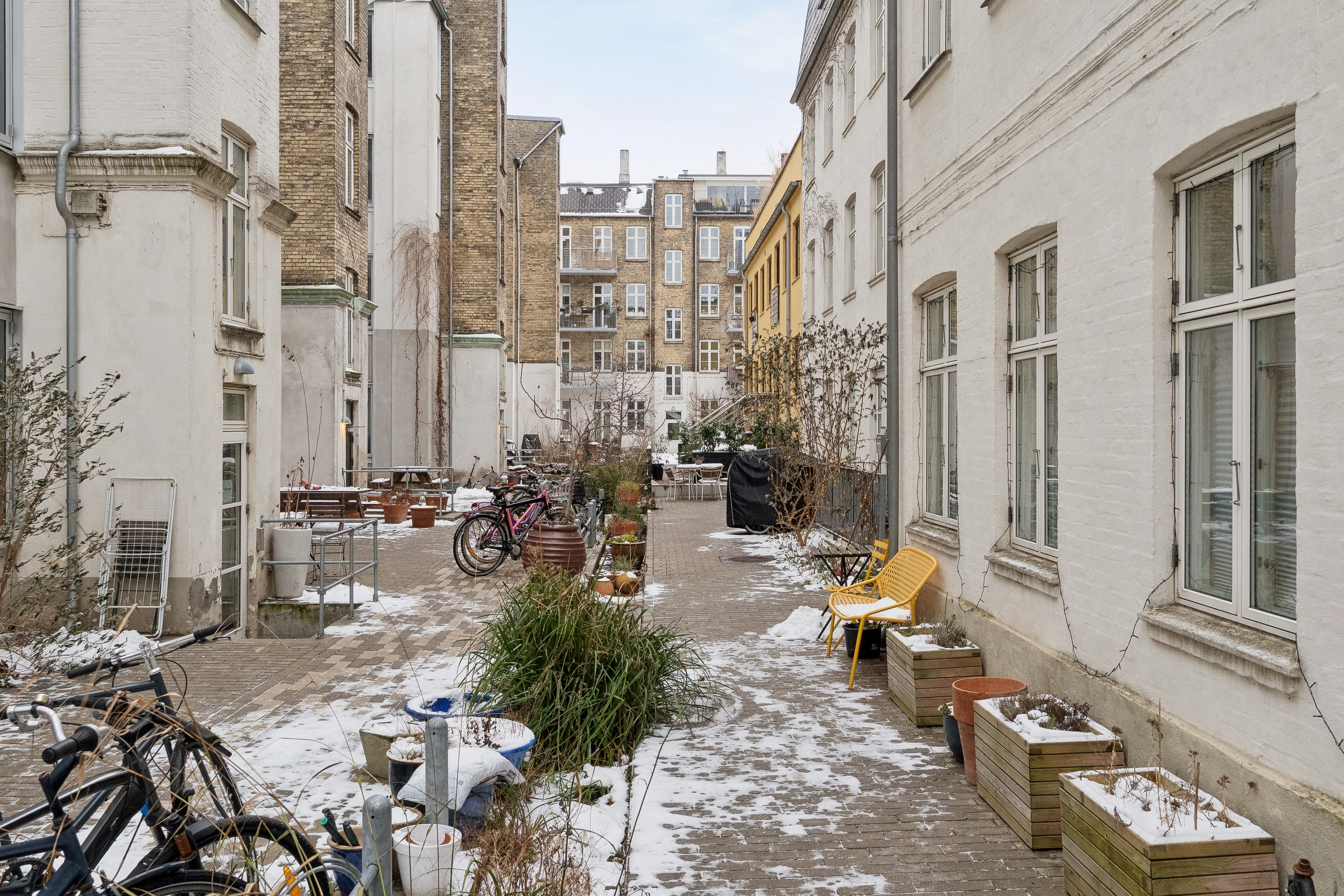 Fremhævet gårdmiljø billede i fuldskærmstilstand. Billede af Kildevældsgade 73, 4. tv., 2100 København Ø